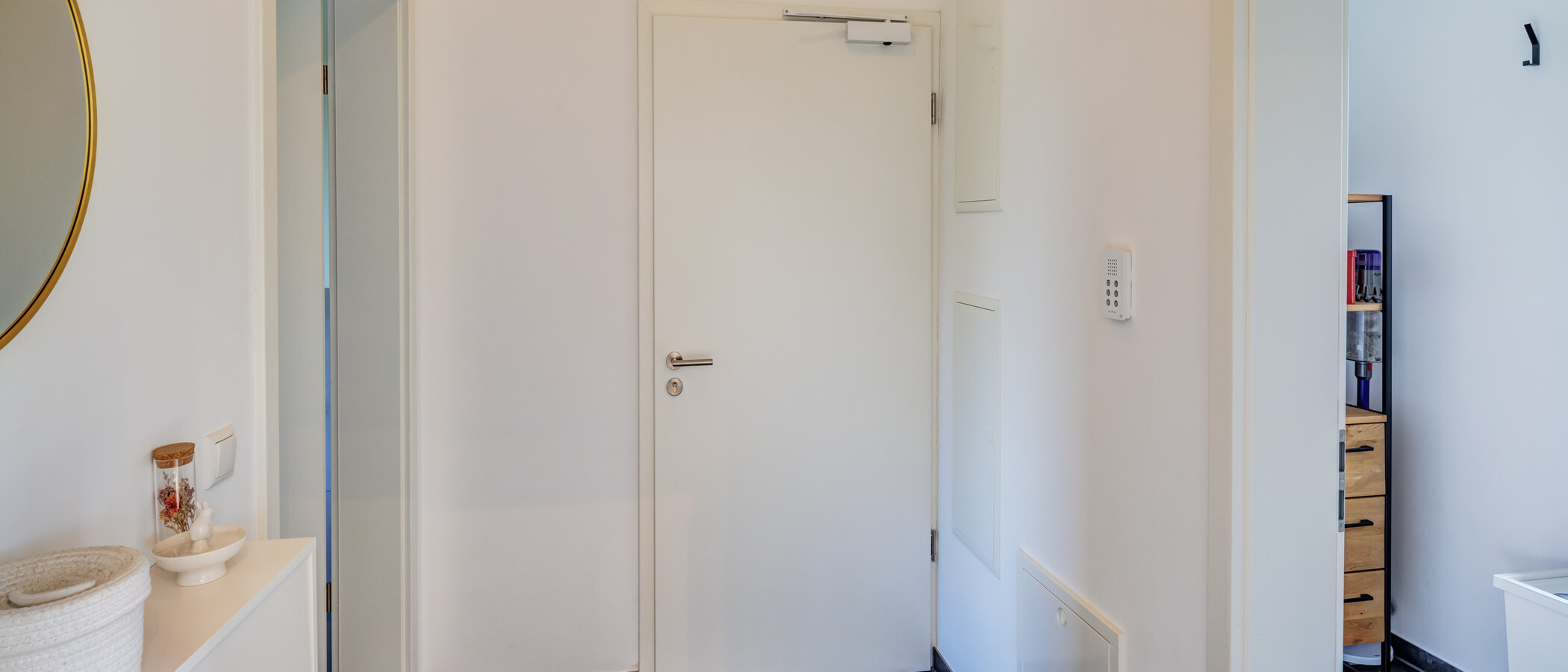 roof terrace apartment Planegg 01 hall 14854