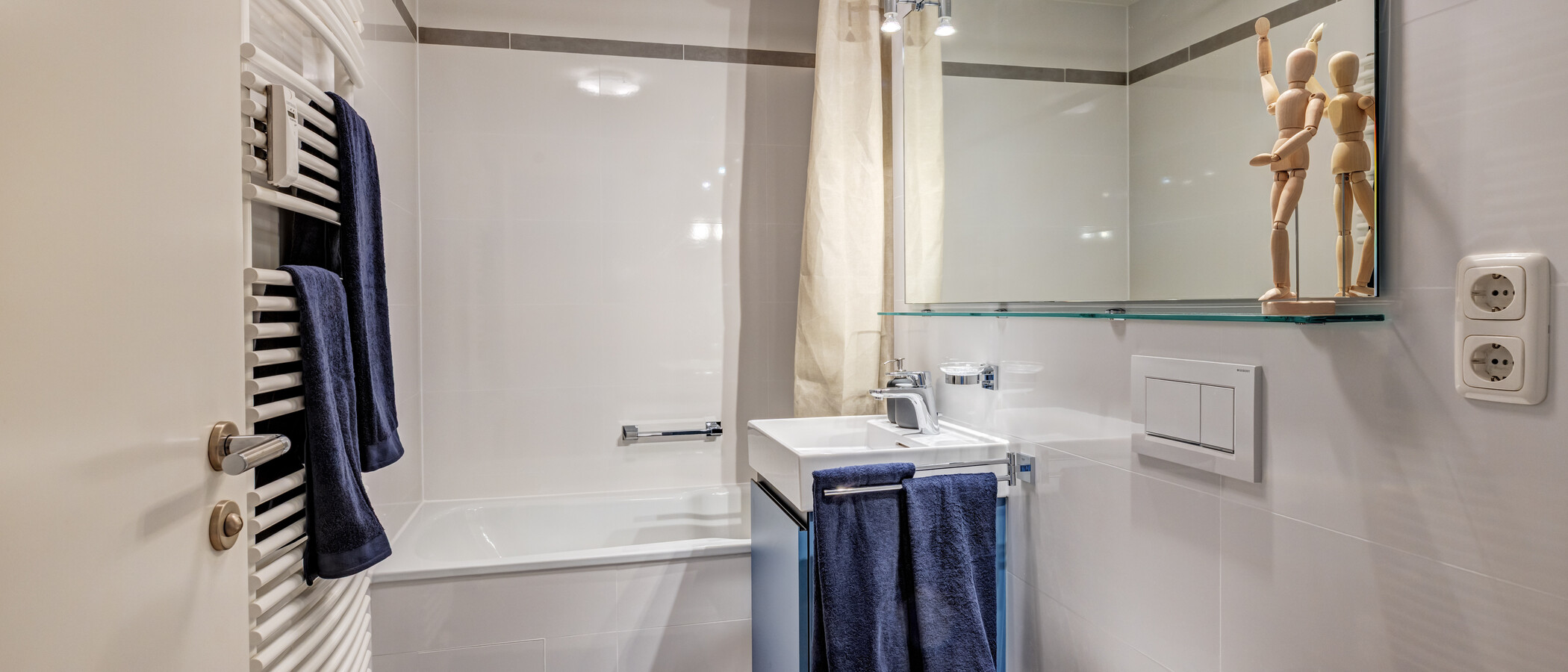 apartment München Glockenbachviertel 01 bathroom 14855