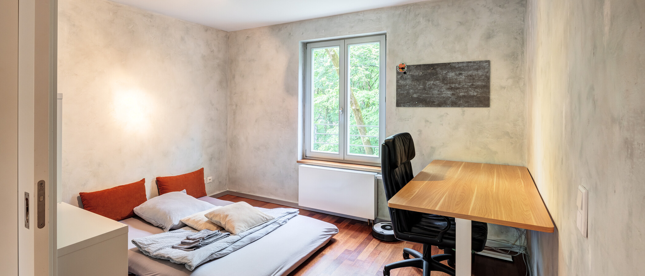 apartment München Haidhausen 02 Workspace/Guestroom 14860
