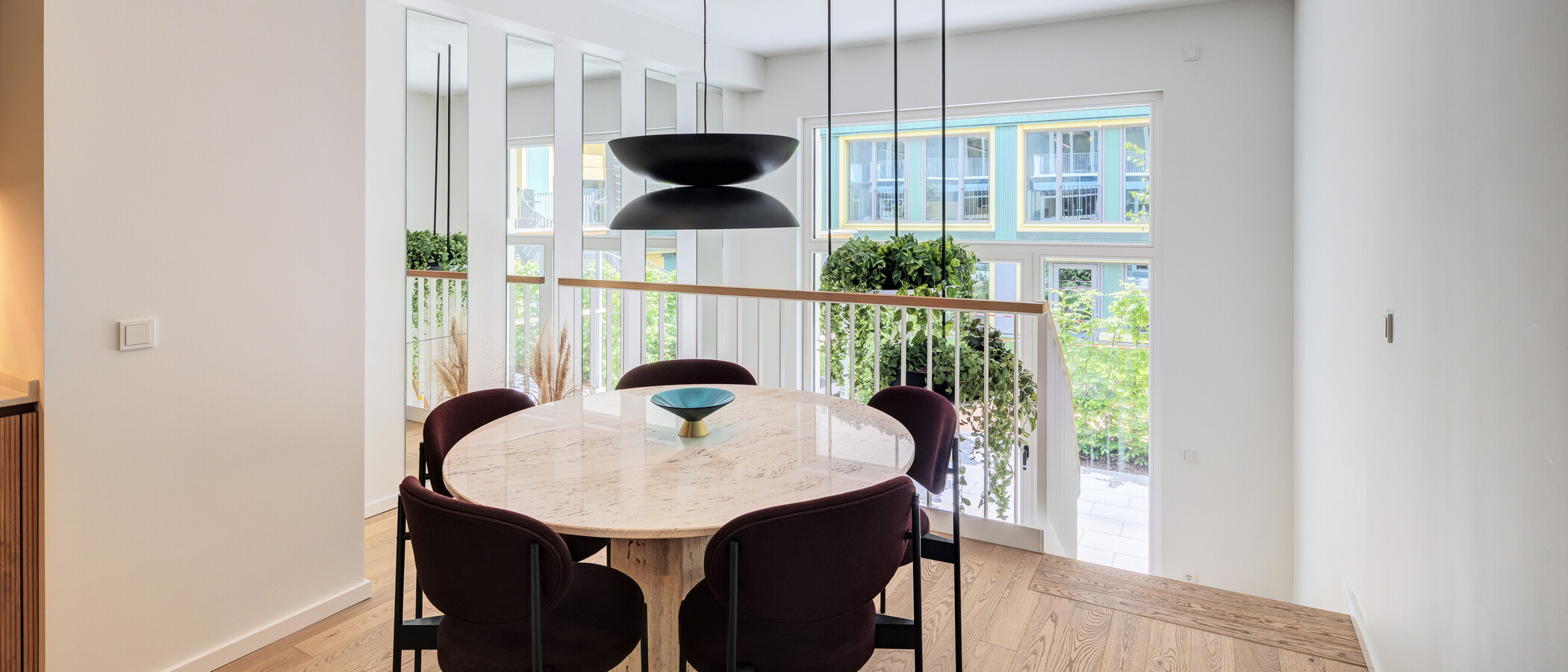 maisonette München Neuhausen 01 dining area 14864