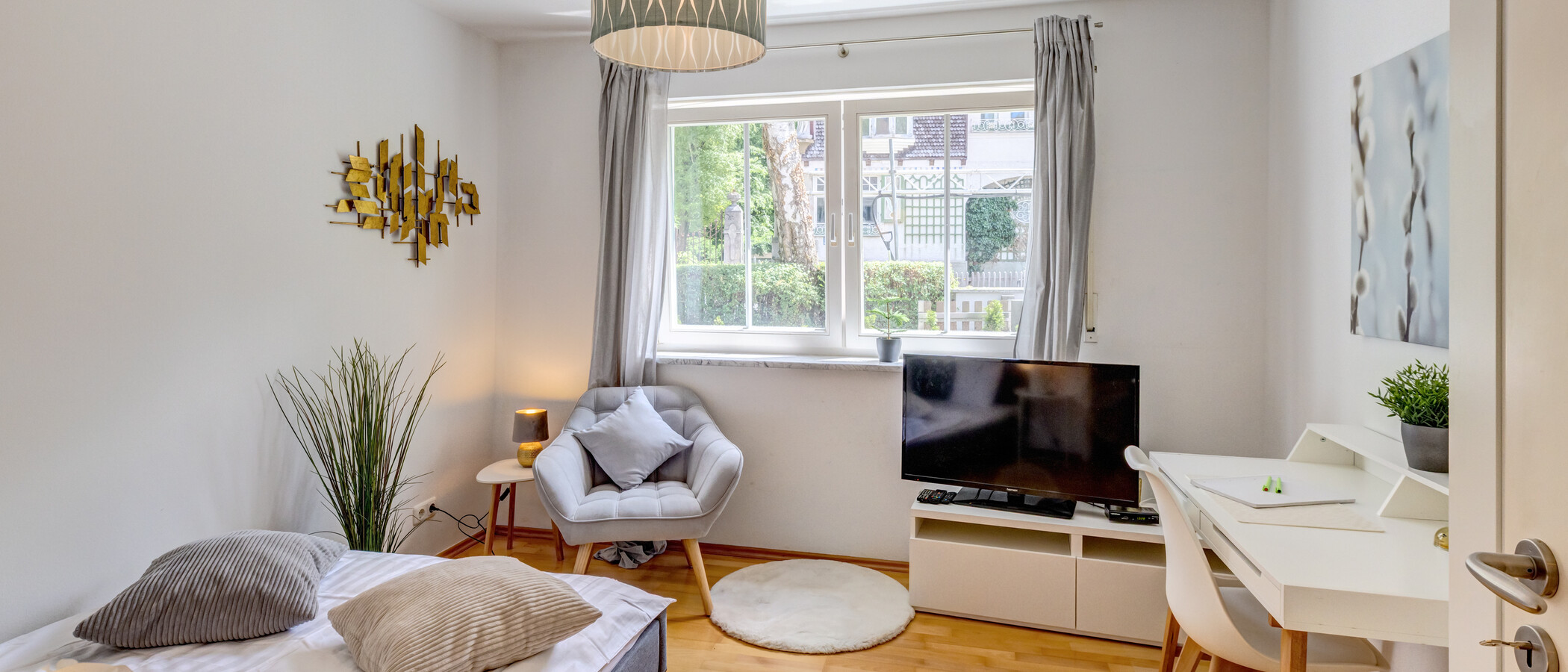 apartment with garden 	 München Pasing 01 bedroom 14874
