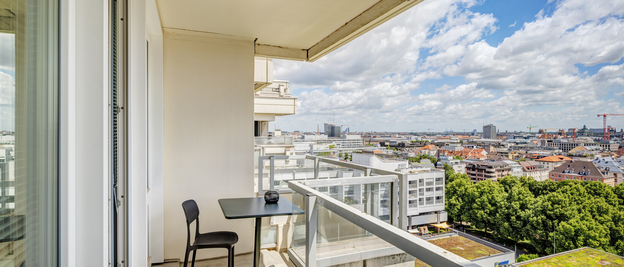 apartment München Schwanthalerhöhe 02 balcony 14881
