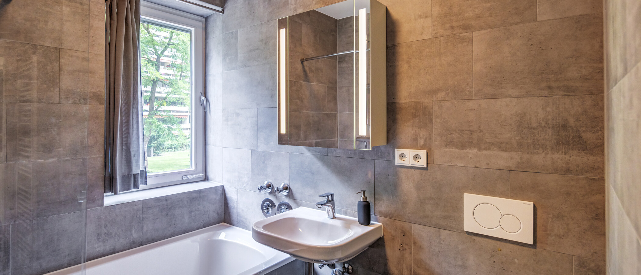 apartment München Schwabing-West 02 bathroom 14885
