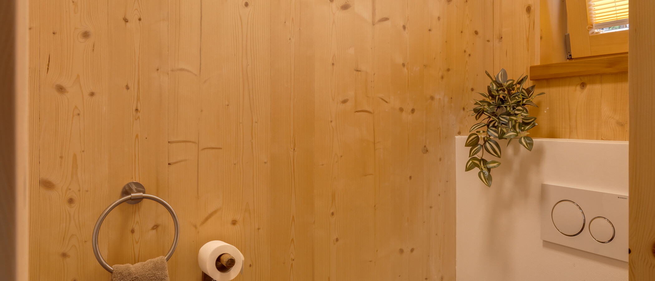 detached house Miesbach 02 guest toilet 14887