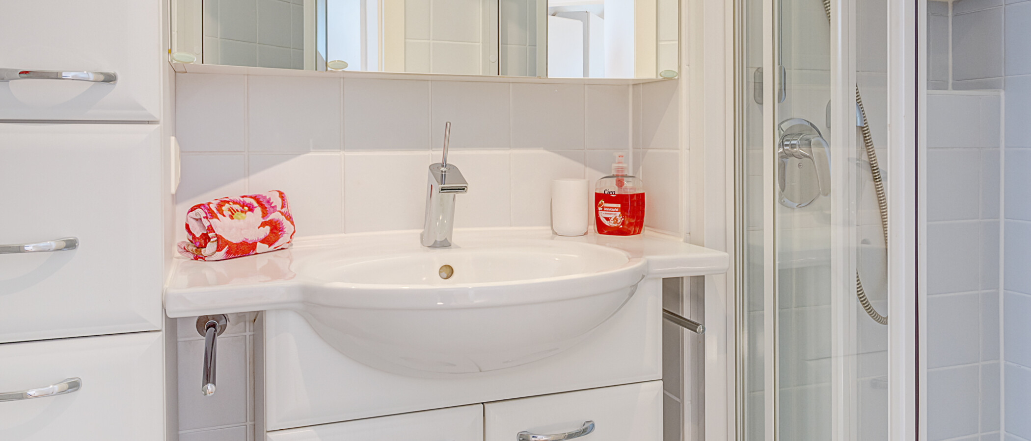gallery apartment  München Maxvorstadt 01 2. bathroom 14890