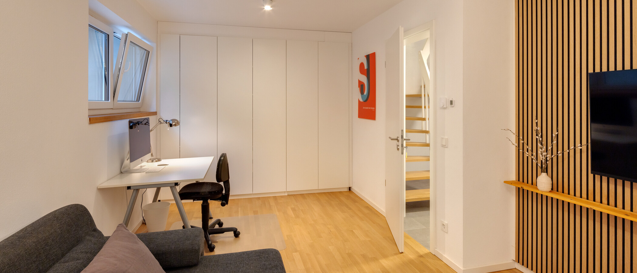 townhouse München Untermenzing 02 Workspace/Guestroom 14892