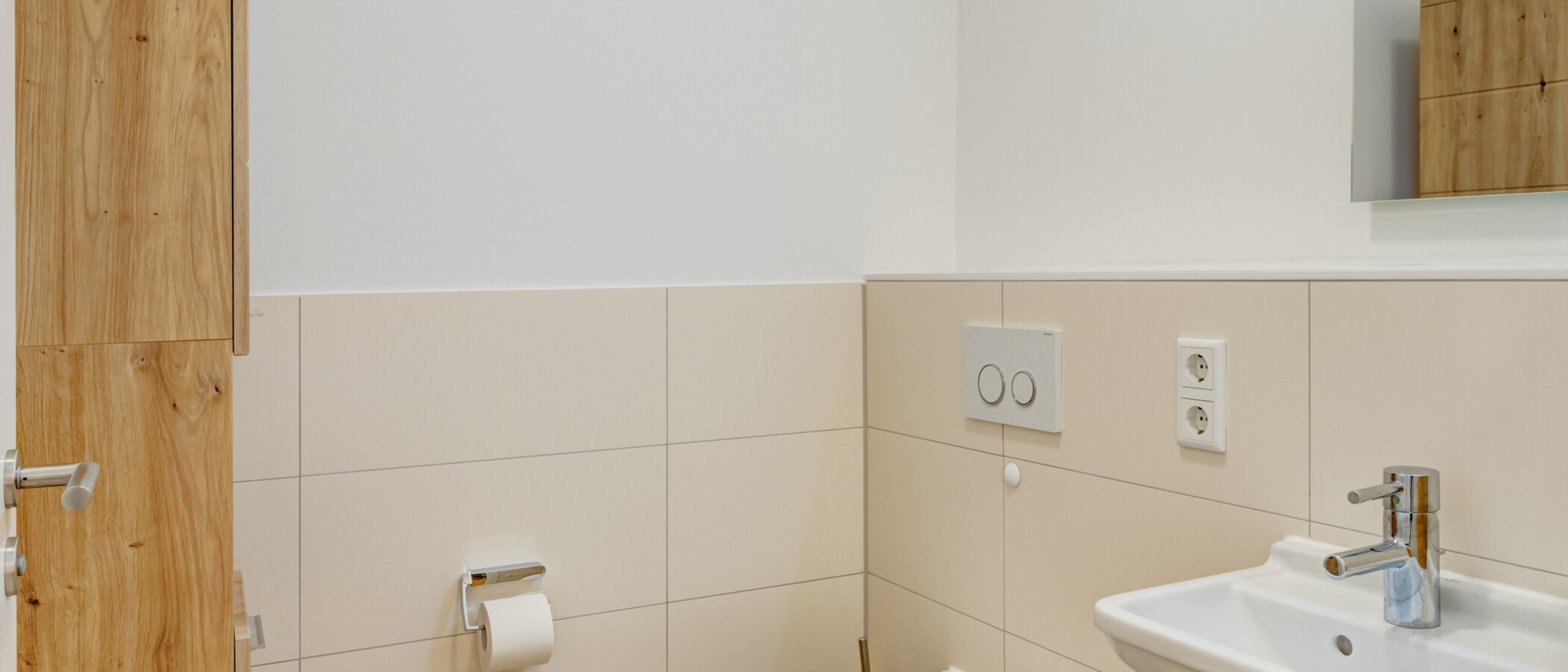 apartment München Pasing 01 guest toilet 14893