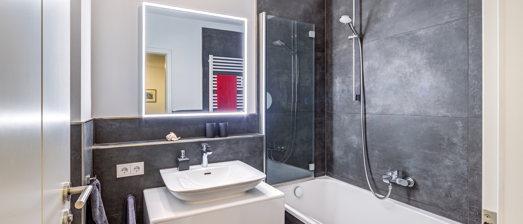 apartment Zorneding 01 bathroom 14897