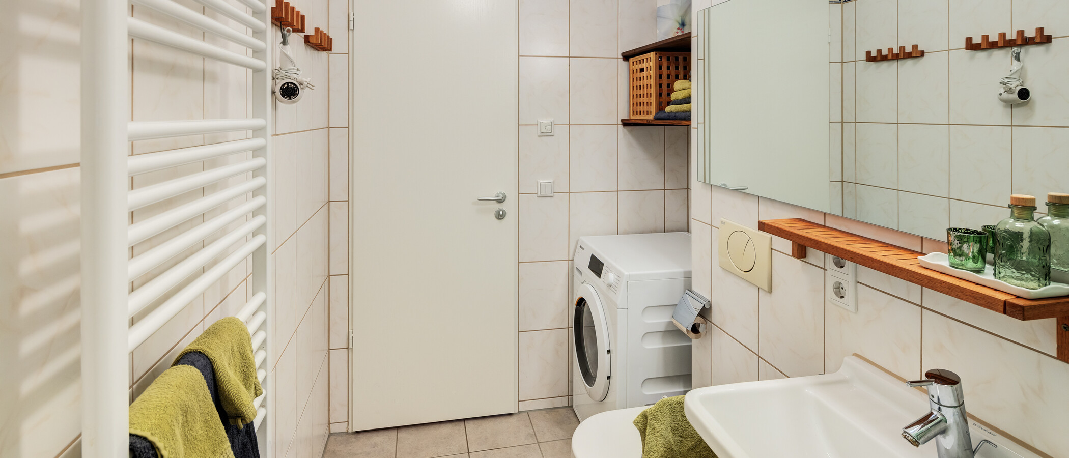 apartment München Schwabing-West 02 bathroom 14901
