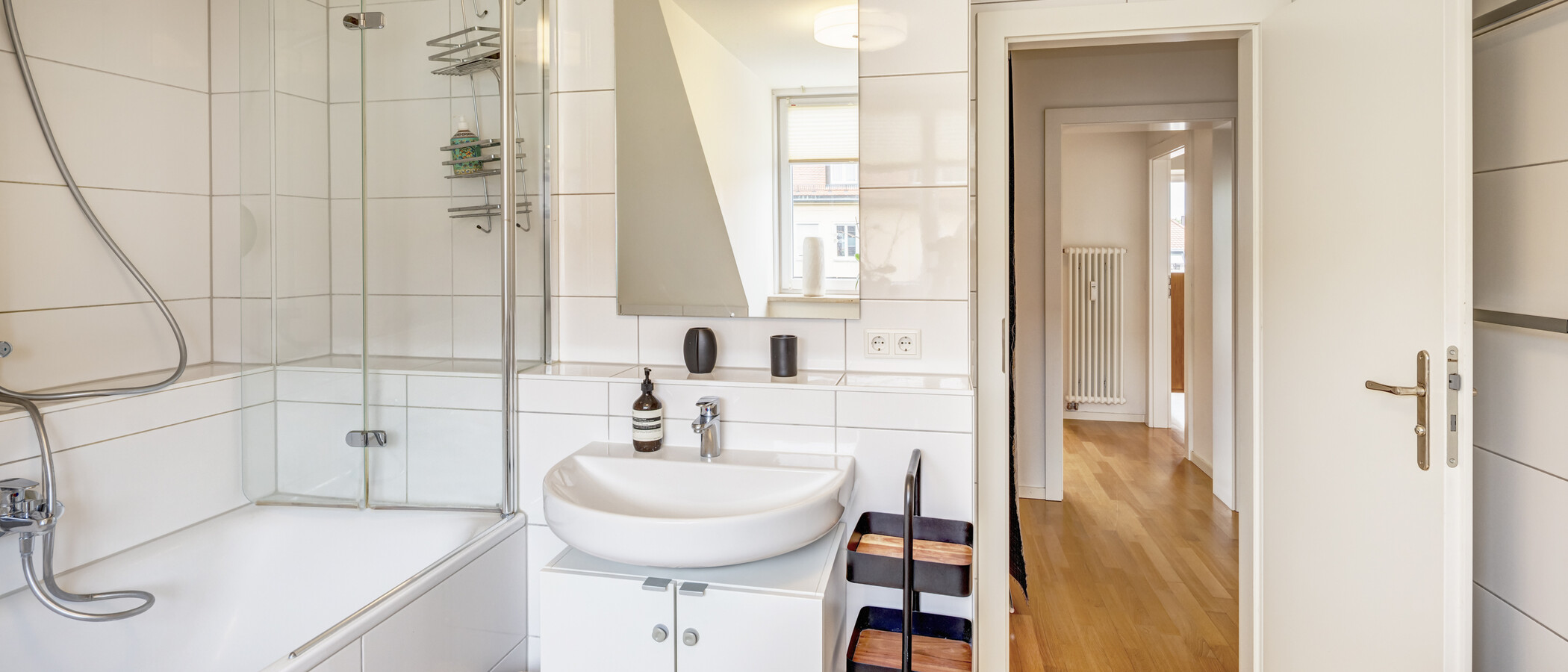maisonette München Schwabing 01 bathroom 14908