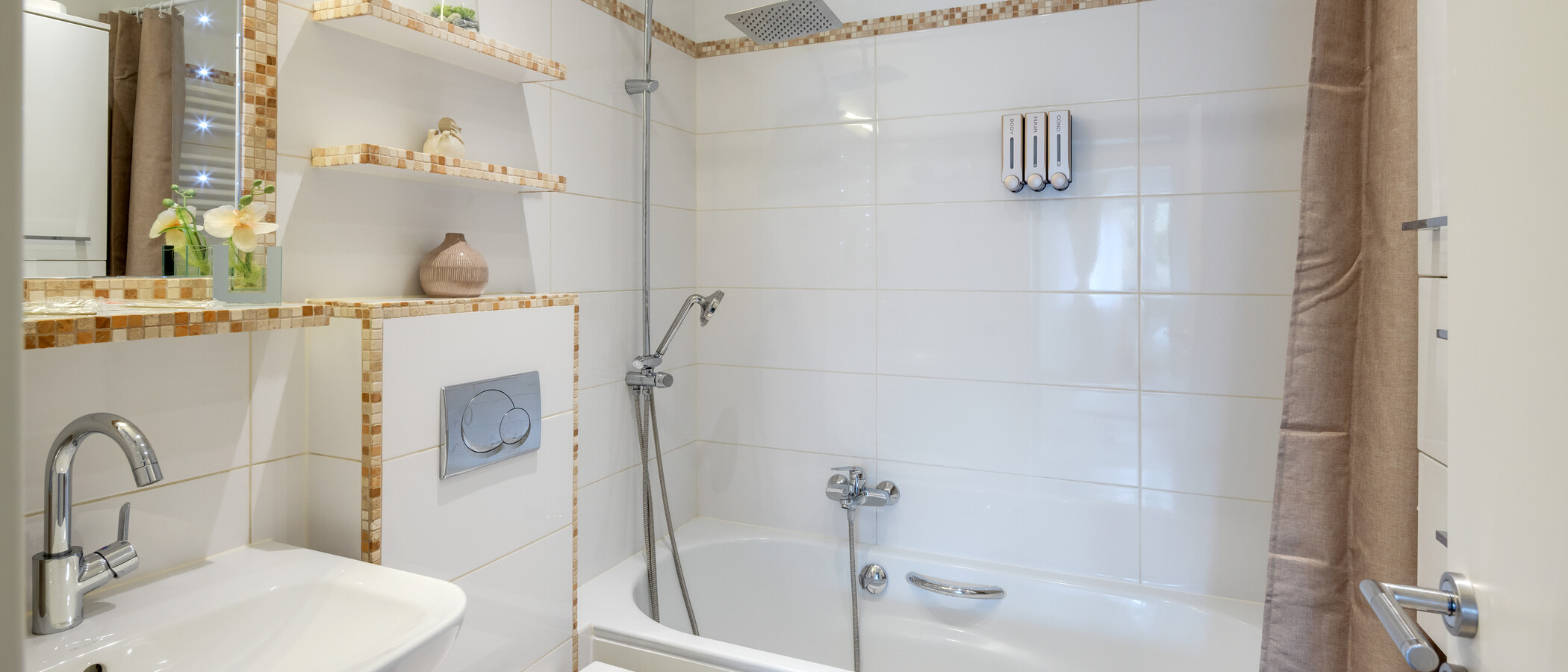 apartment München Forstenried 01 bathroom 14911