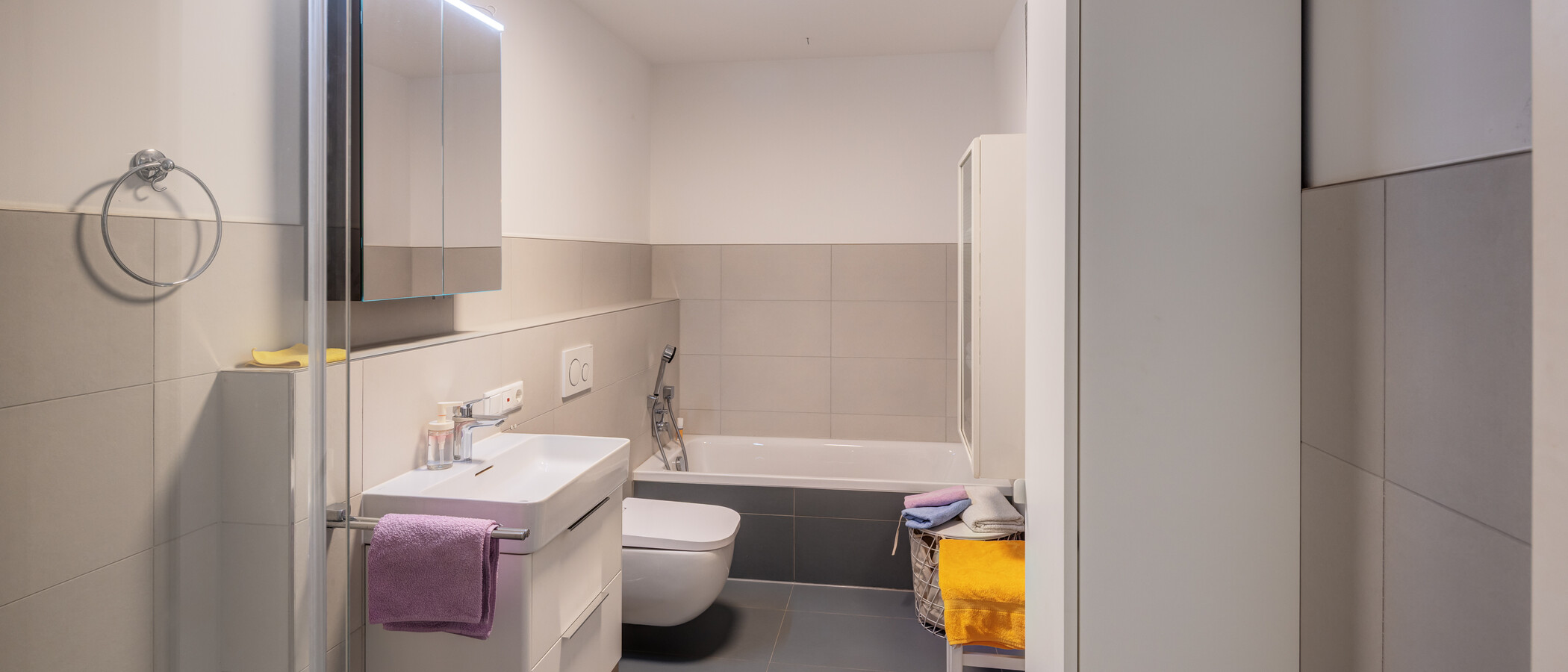 attic apartment München Allach 01 bathroom 14913