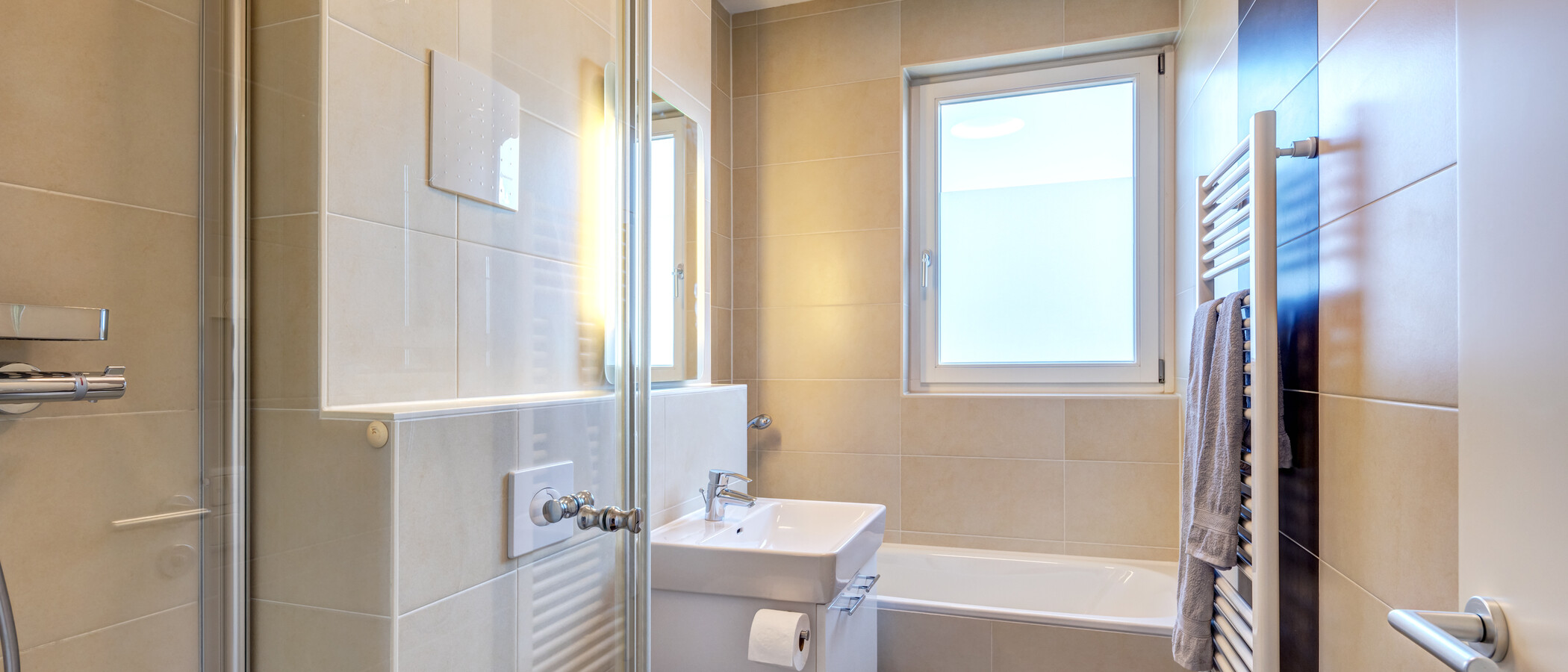 apartment München Parkstadt Schwabing 01 bathroom 14918
