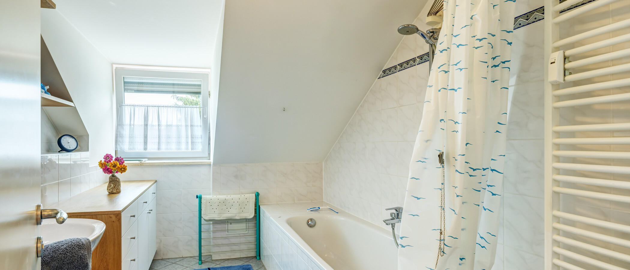 attic apartment München Obergiesing 01 bathroom 14920