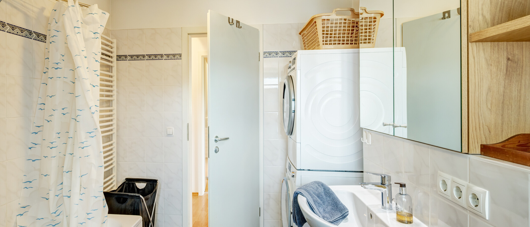 attic apartment München Obergiesing 02 bathroom 14920