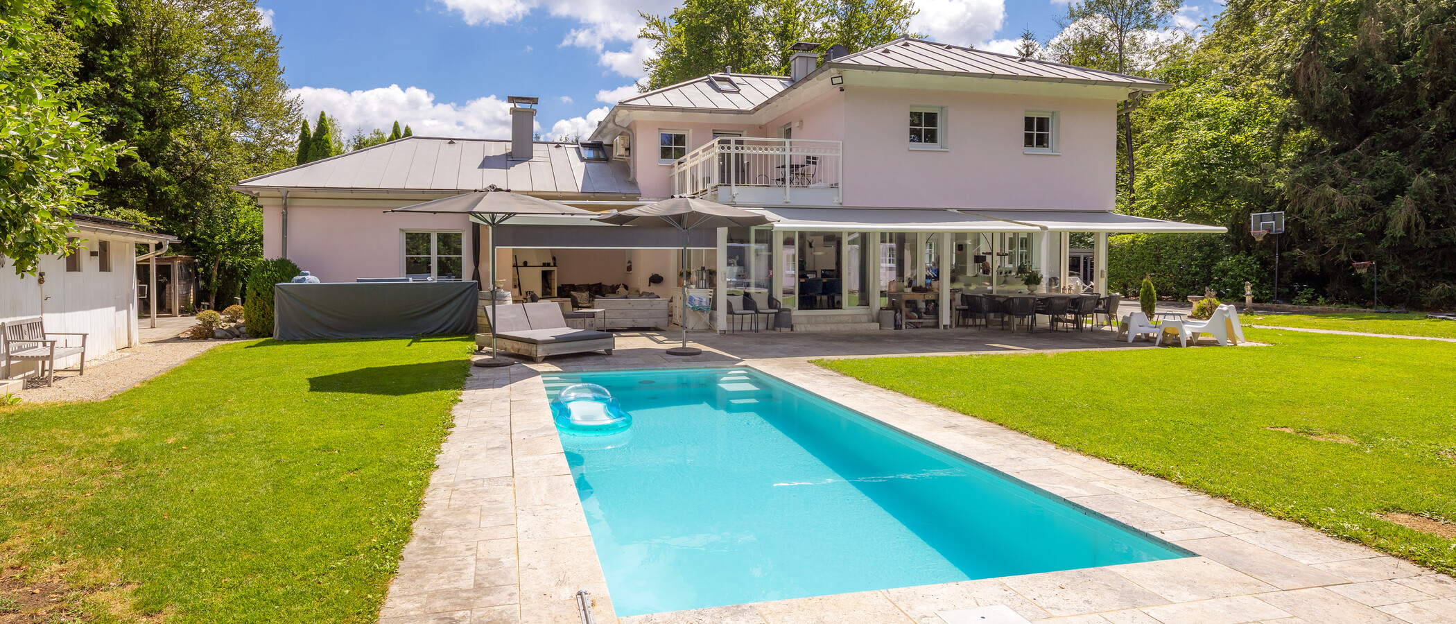 villa Oberhaching 01 pool 14925