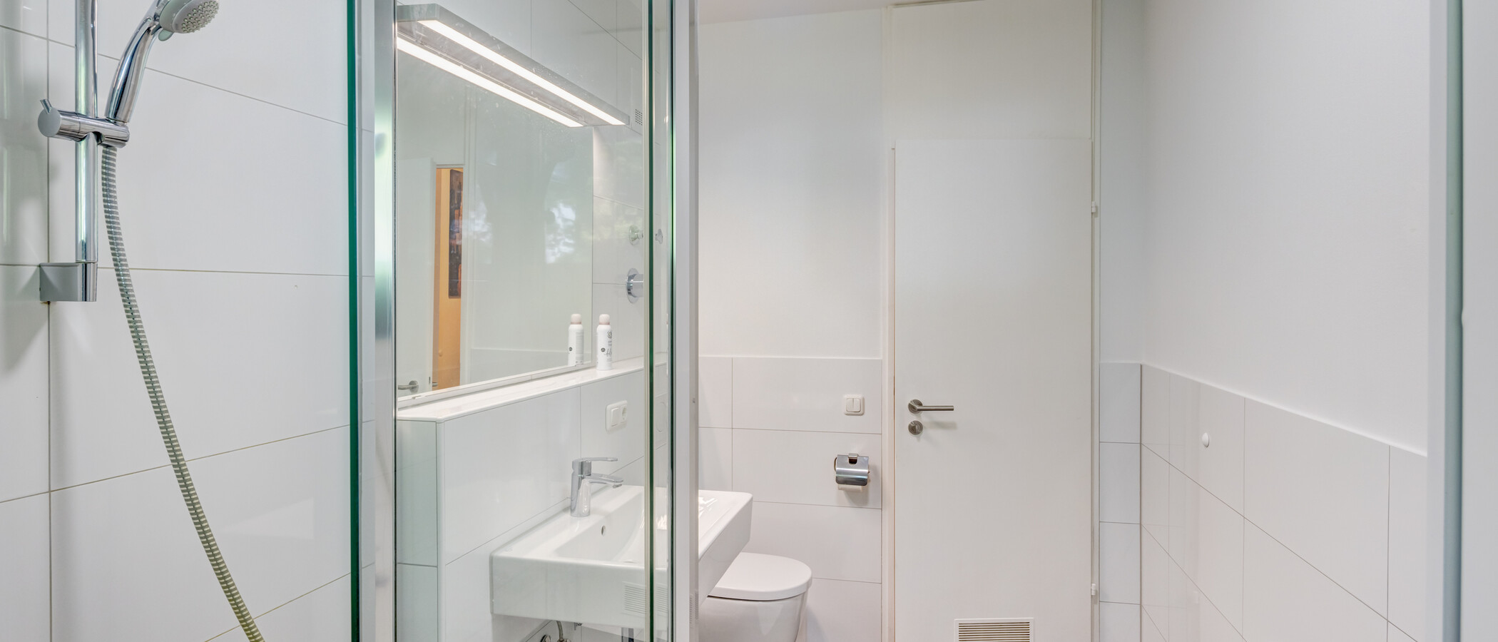 apartment with garden 	 München Herzogpark 02 bathroom 14929