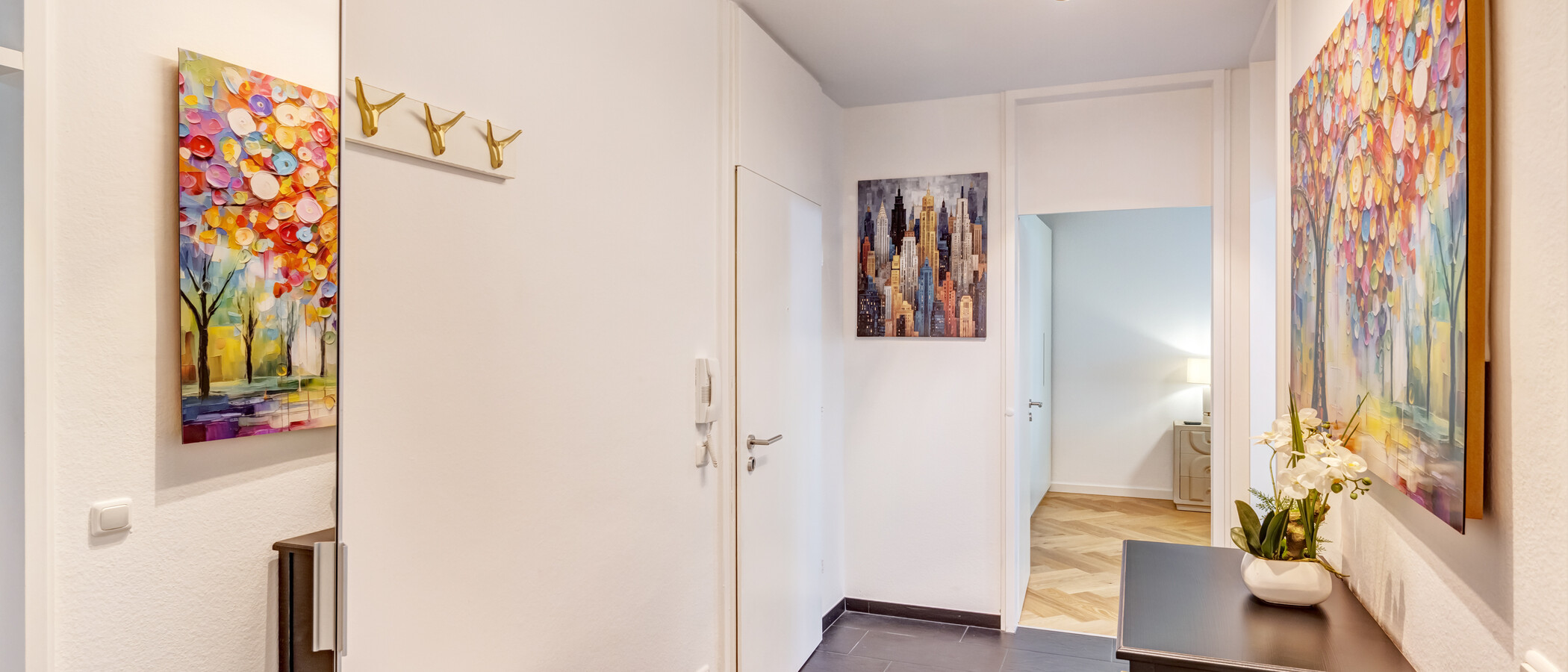apartment with garden 	 München Herzogpark 02 hall 14929