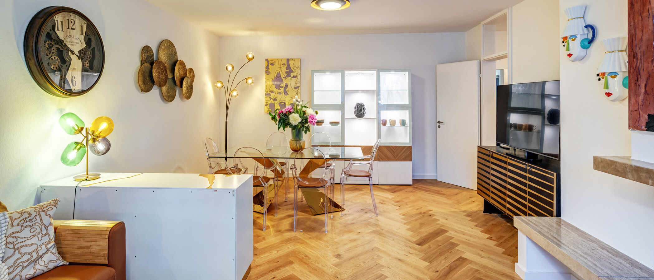 apartment with garden 	 München Herzogpark 02 living area 14929