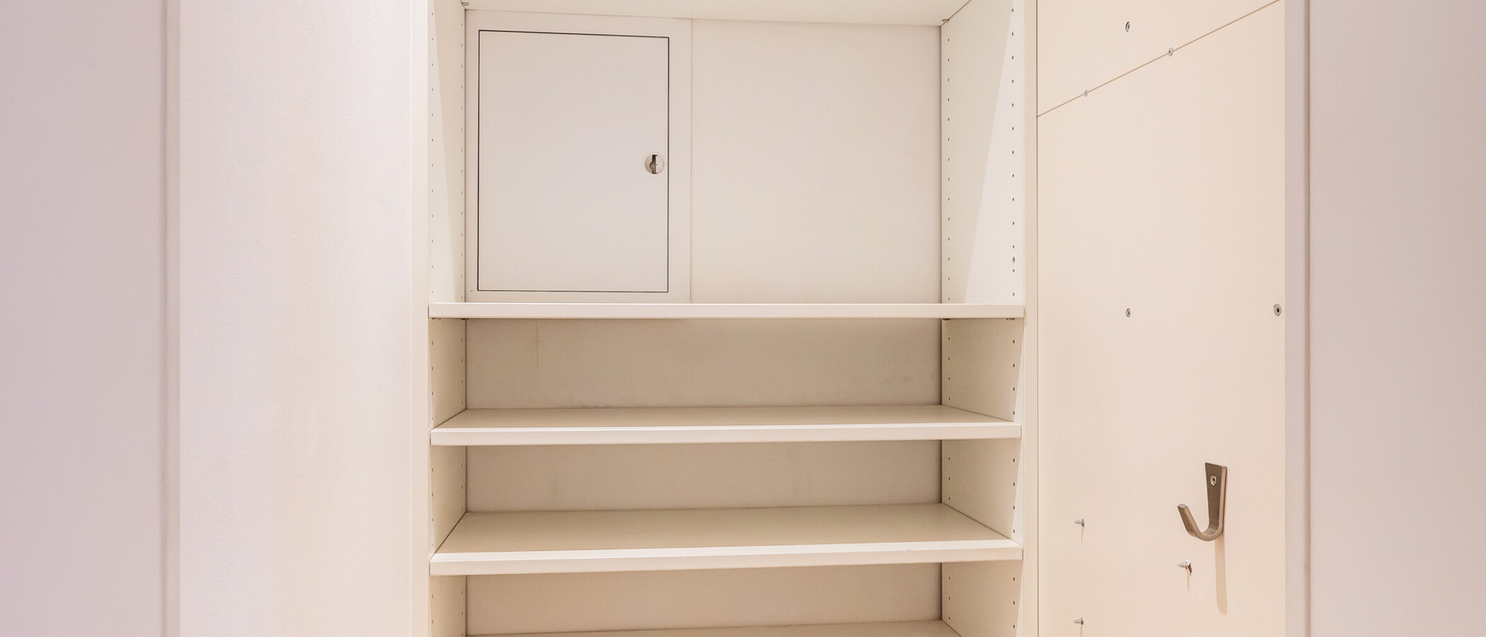 apartment München Maxvorstadt - Museumsviertel 01 Walk-in closet 14945