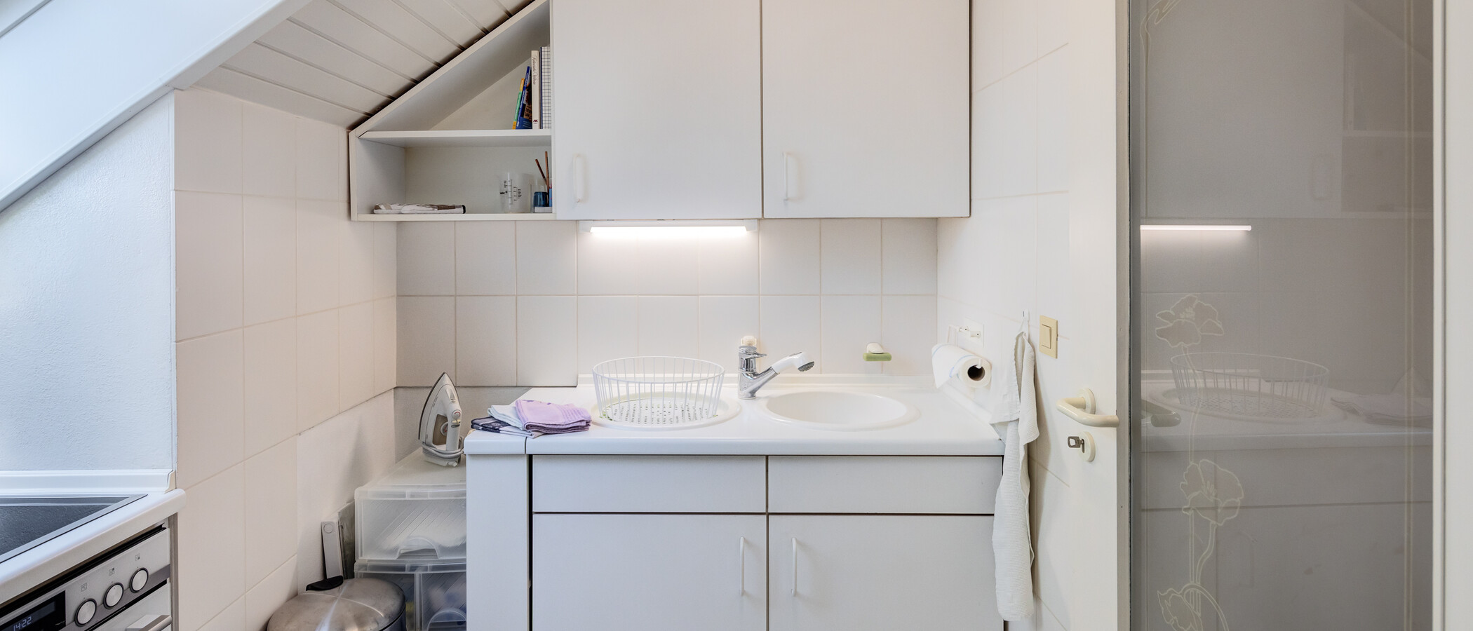 attic apartment Germering 02 kitchen 14946