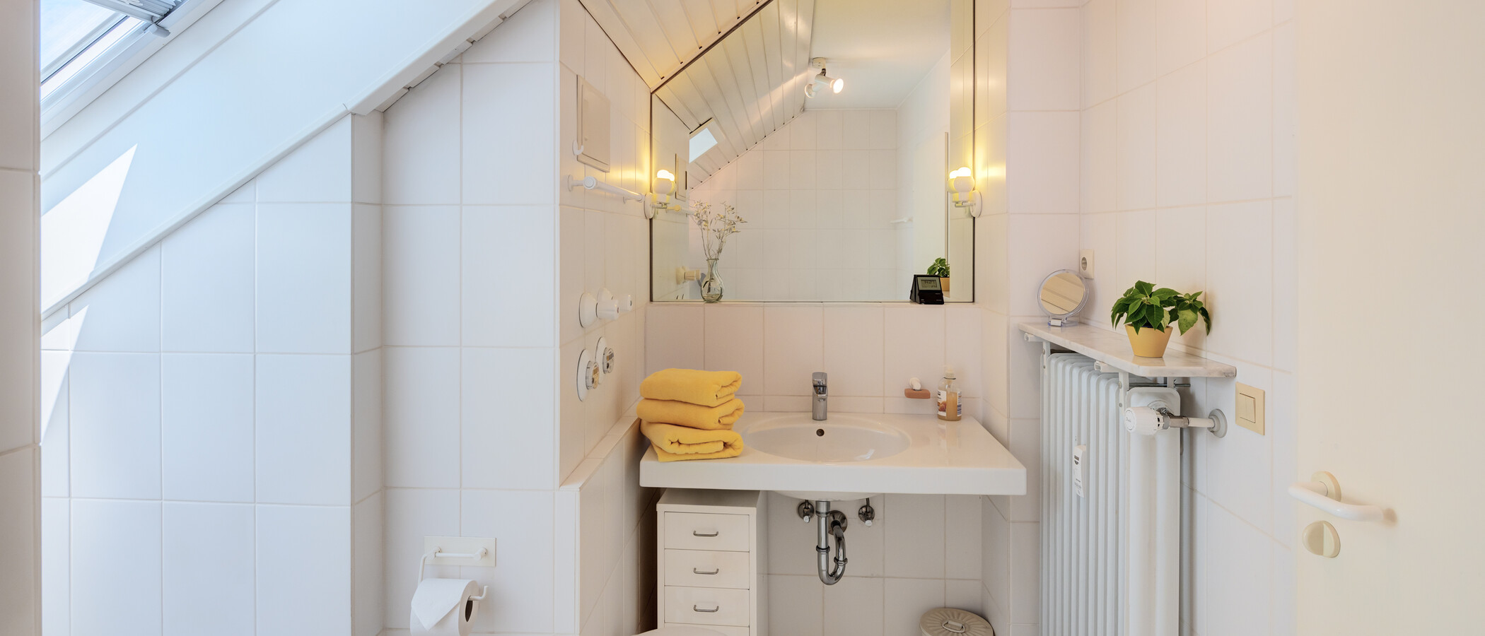 attic apartment Germering 02 bathroom 14946