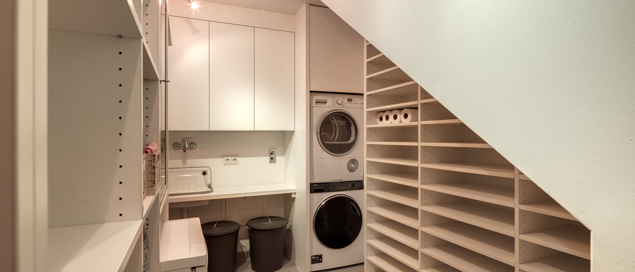Townhouse München Maxvorstadt 01 utility room 14950