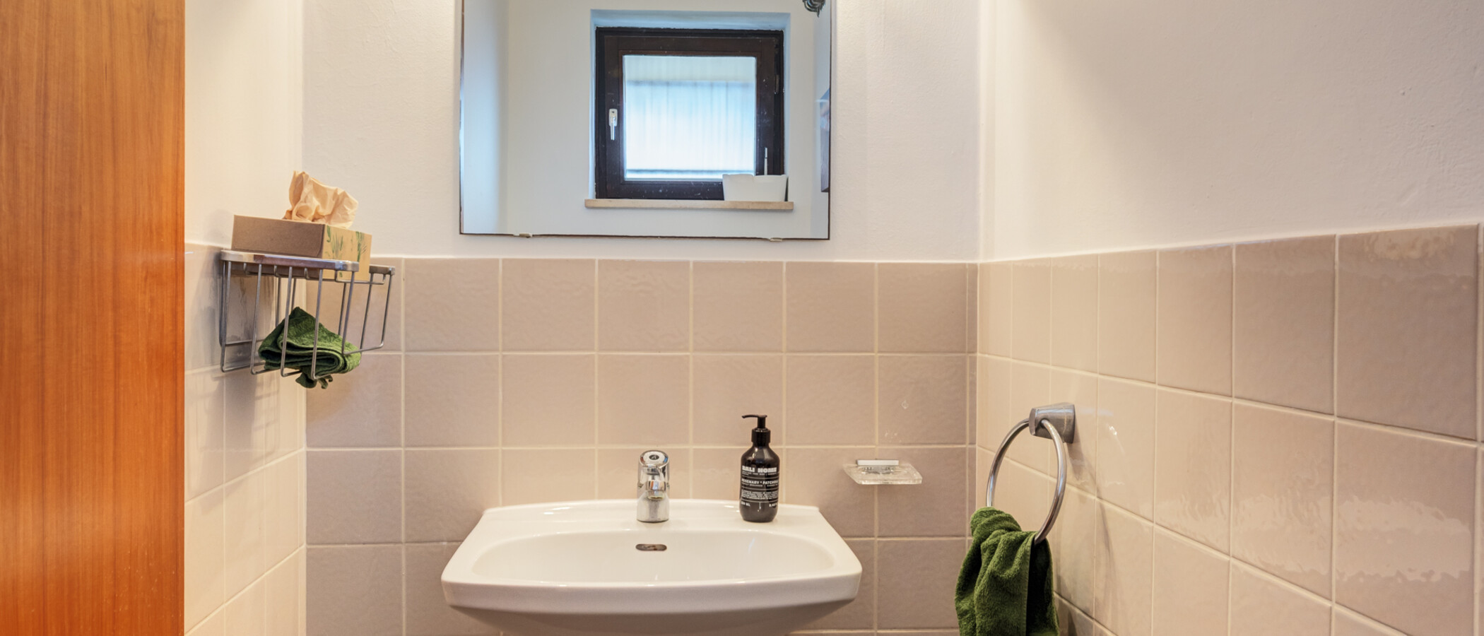 apartment Starnberg 01 guest toilet 14954