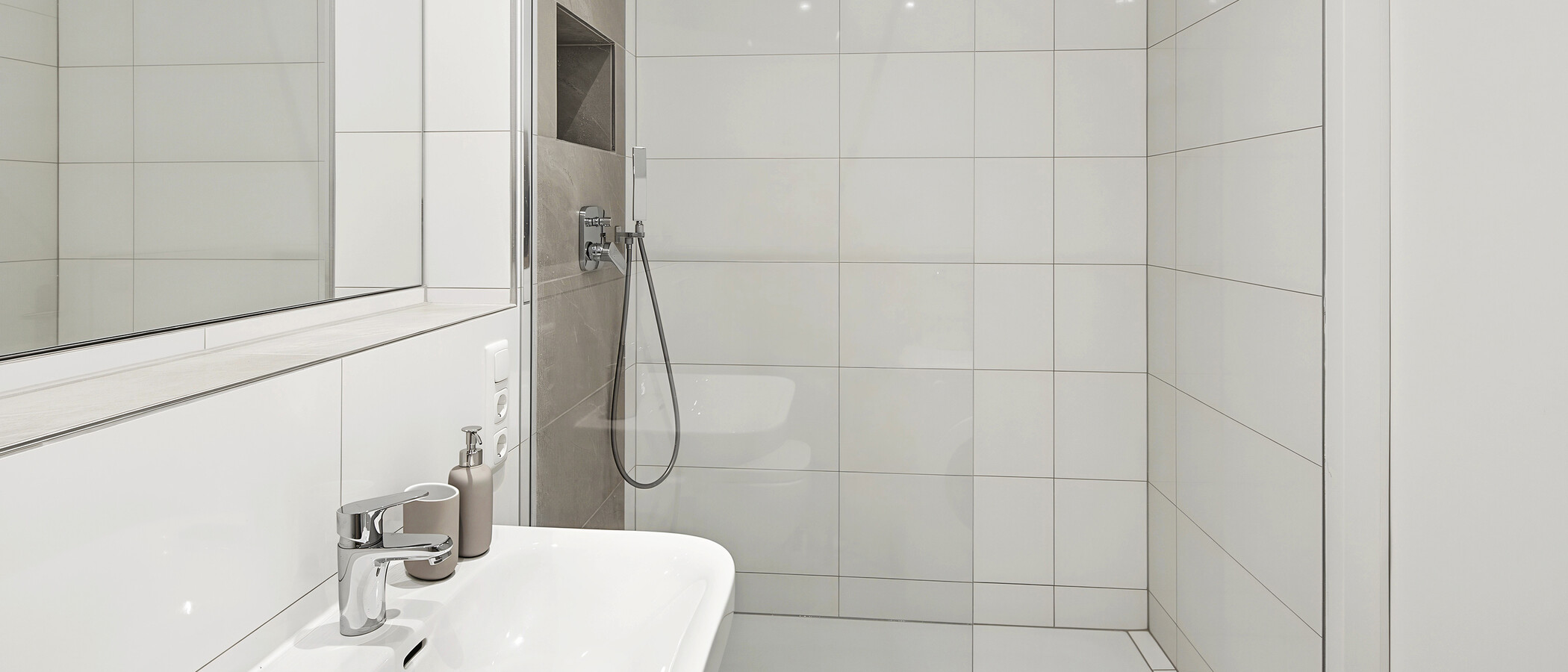 apartment München Arabellapark 02 bathroom 14958