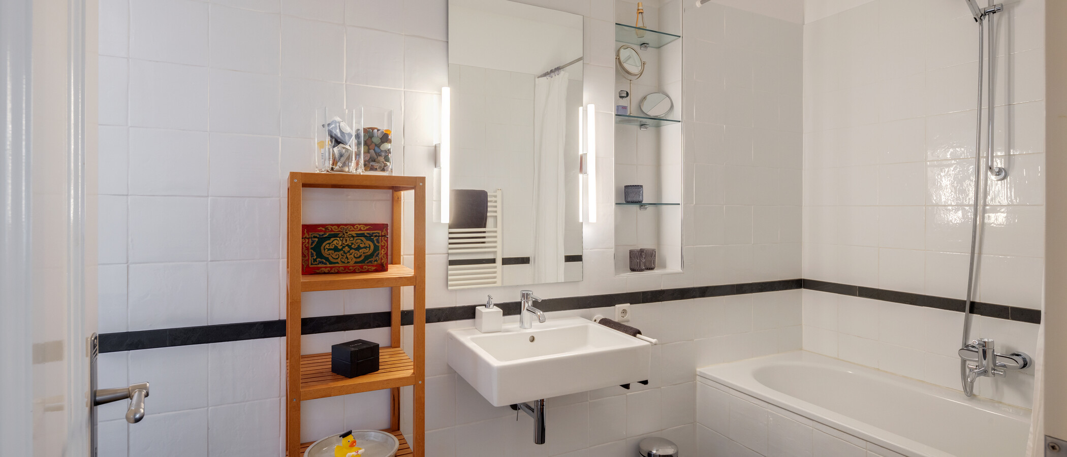 apartment München Glockenbachviertel 01 bathroom 14967