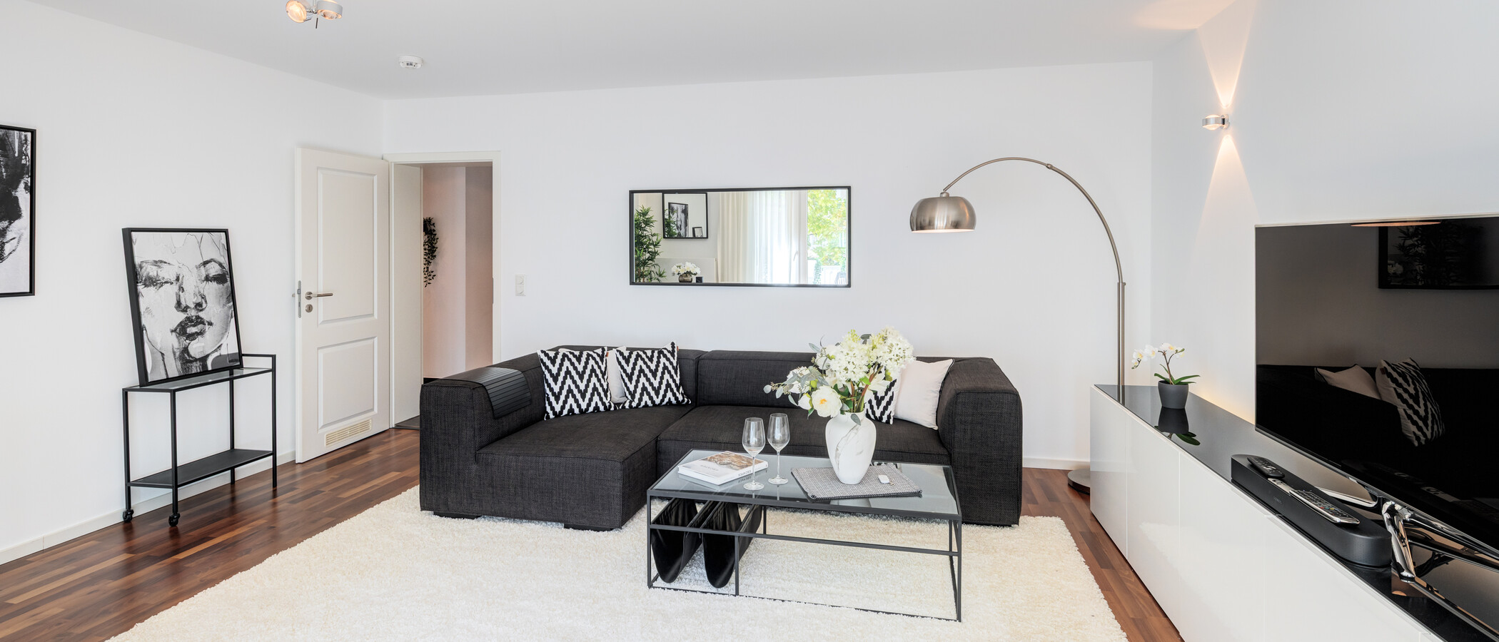 apartment München Schwabing-West (rund um den Hohenzollernplatz) 03 living room 14976