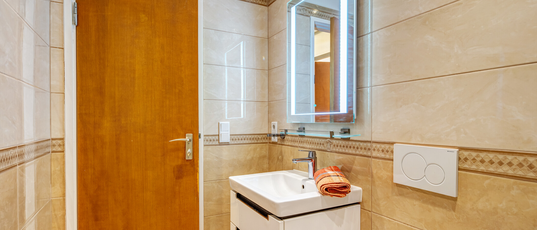 apartment München Neuhausen 02 bathroom 14983