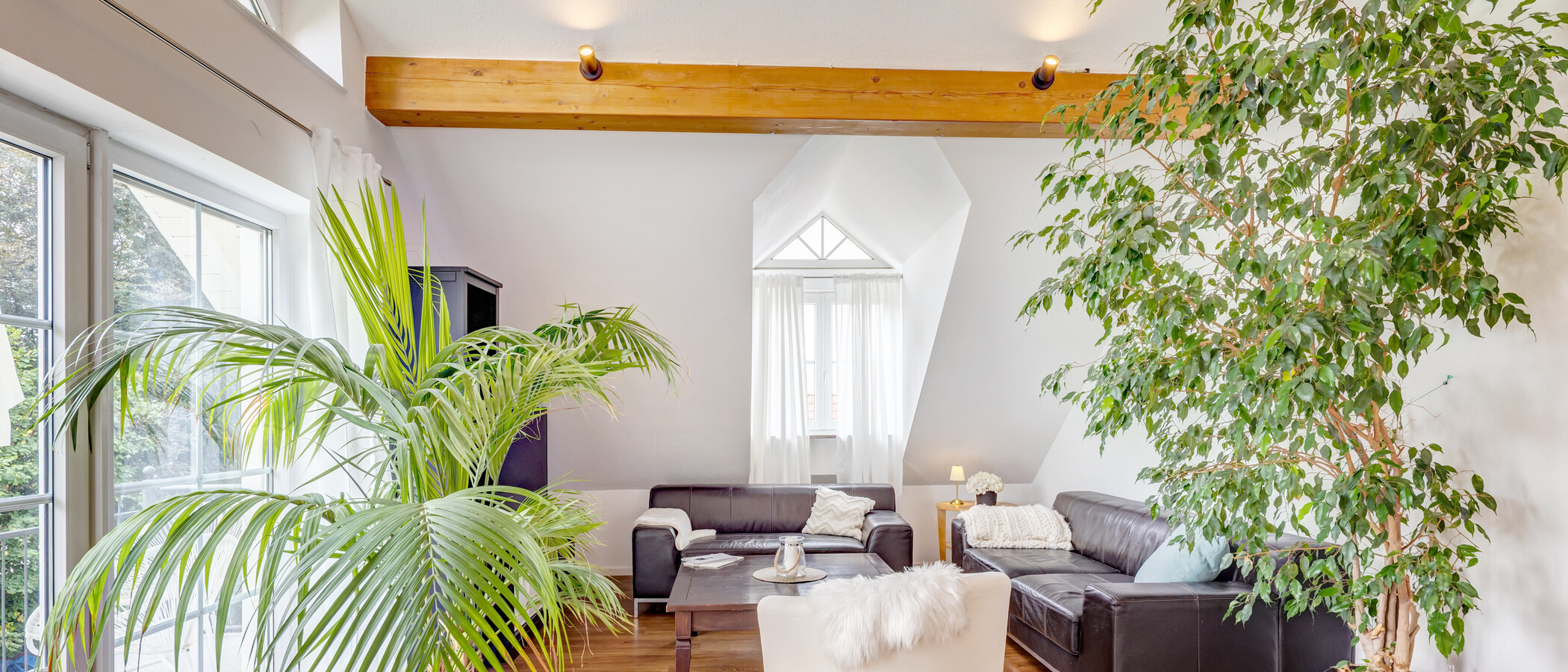 attic apartment München Untermenzing 03 living room 14986