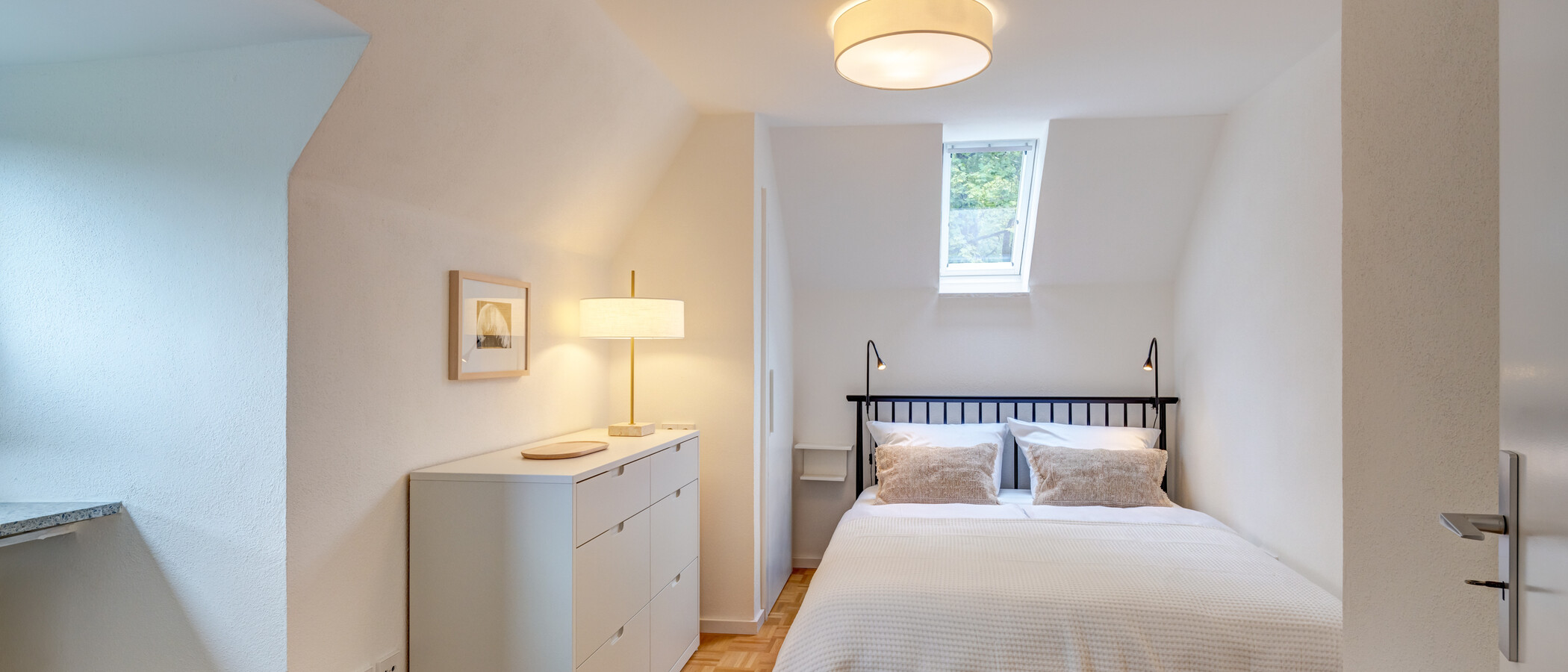 attic apartment München Harlaching 01 bedroom 14993