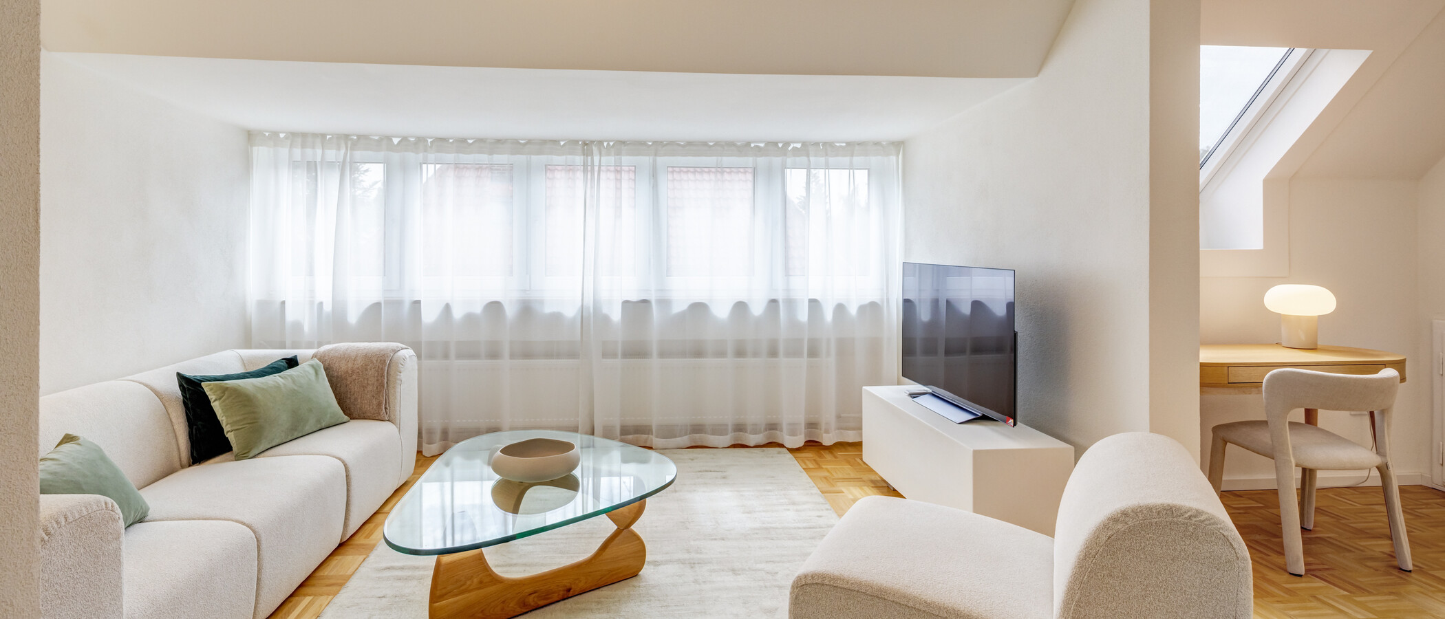 attic apartment München Harlaching 01 living area 14993