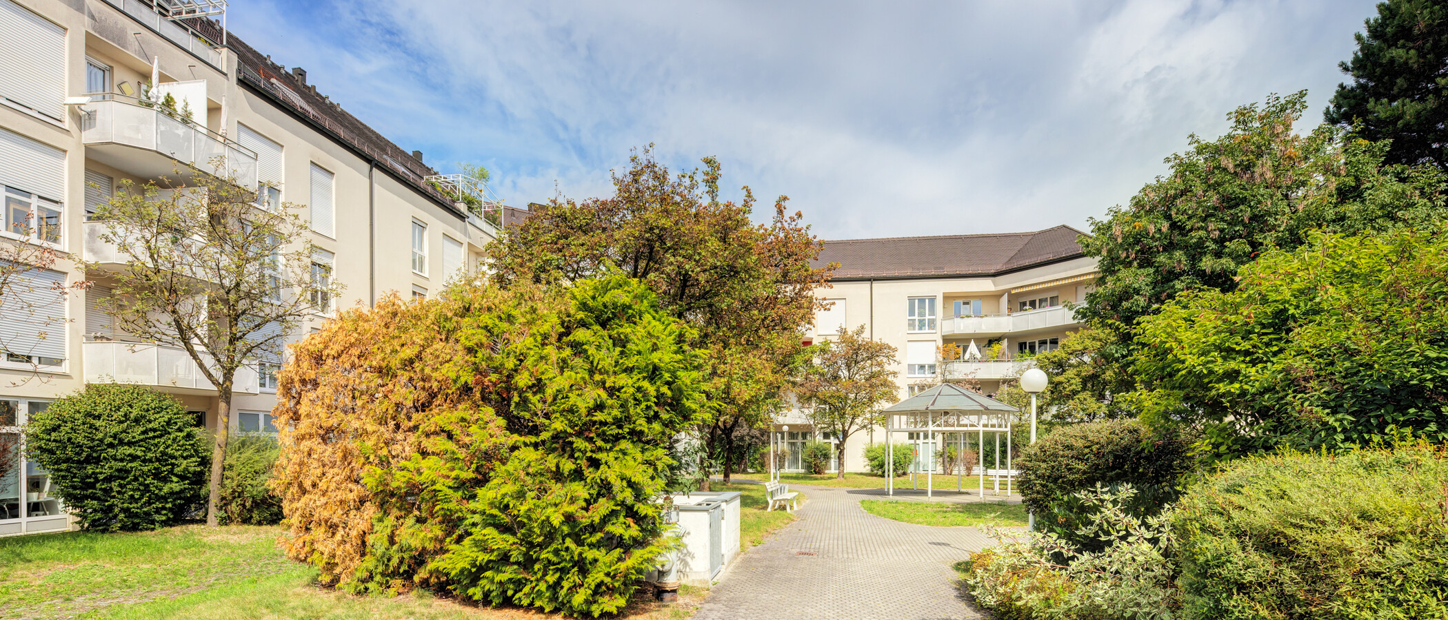apartment München Zamdorf 01 inner courtyard  14999