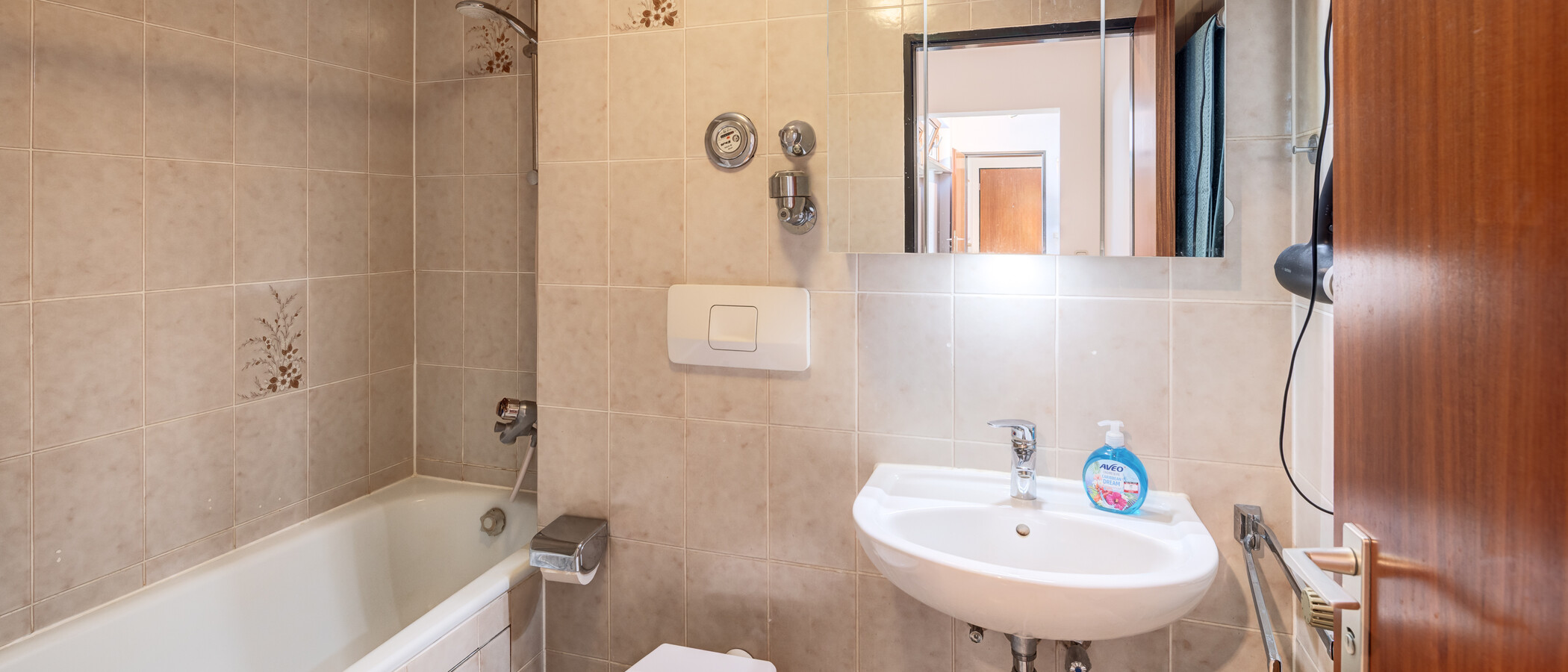 apartment München Maxvorstadt 01 bathroom 15001