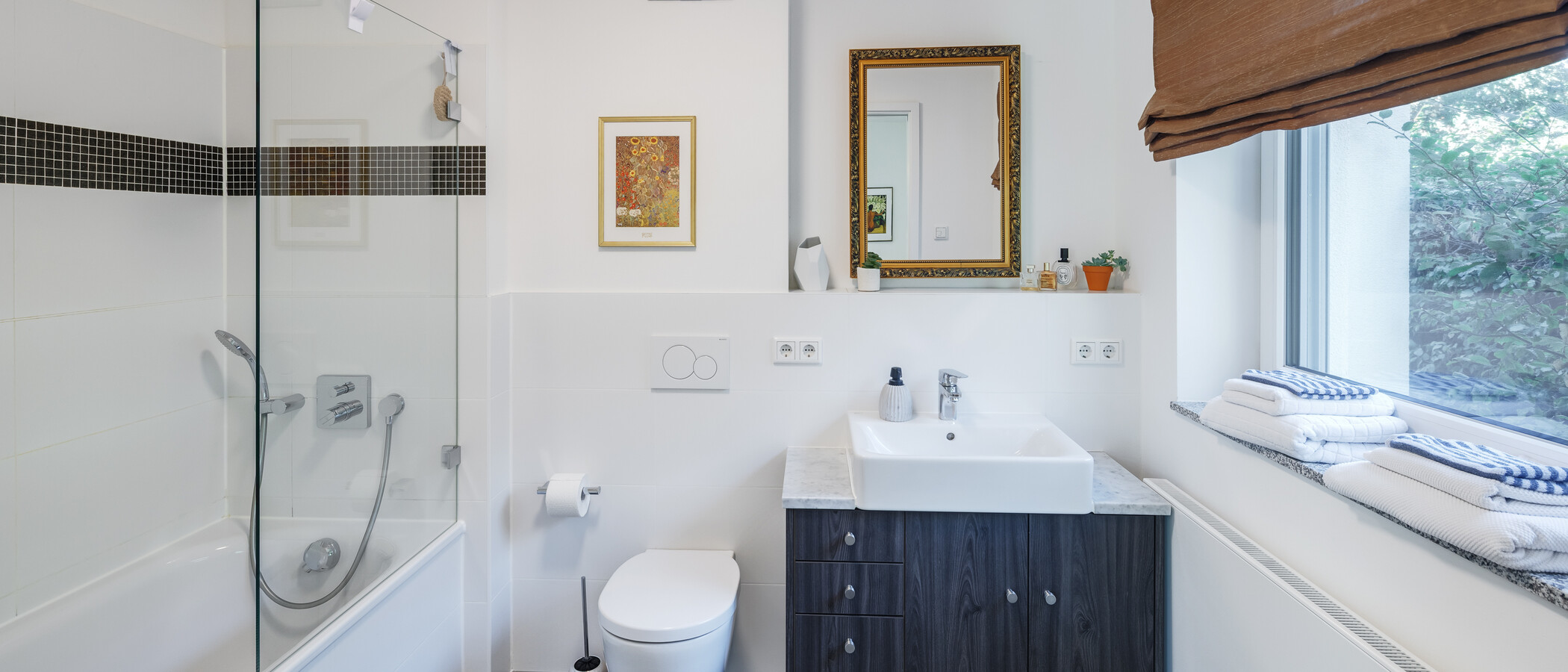 apartment with garden 	 München Trudering 01 1. bathroom 15002