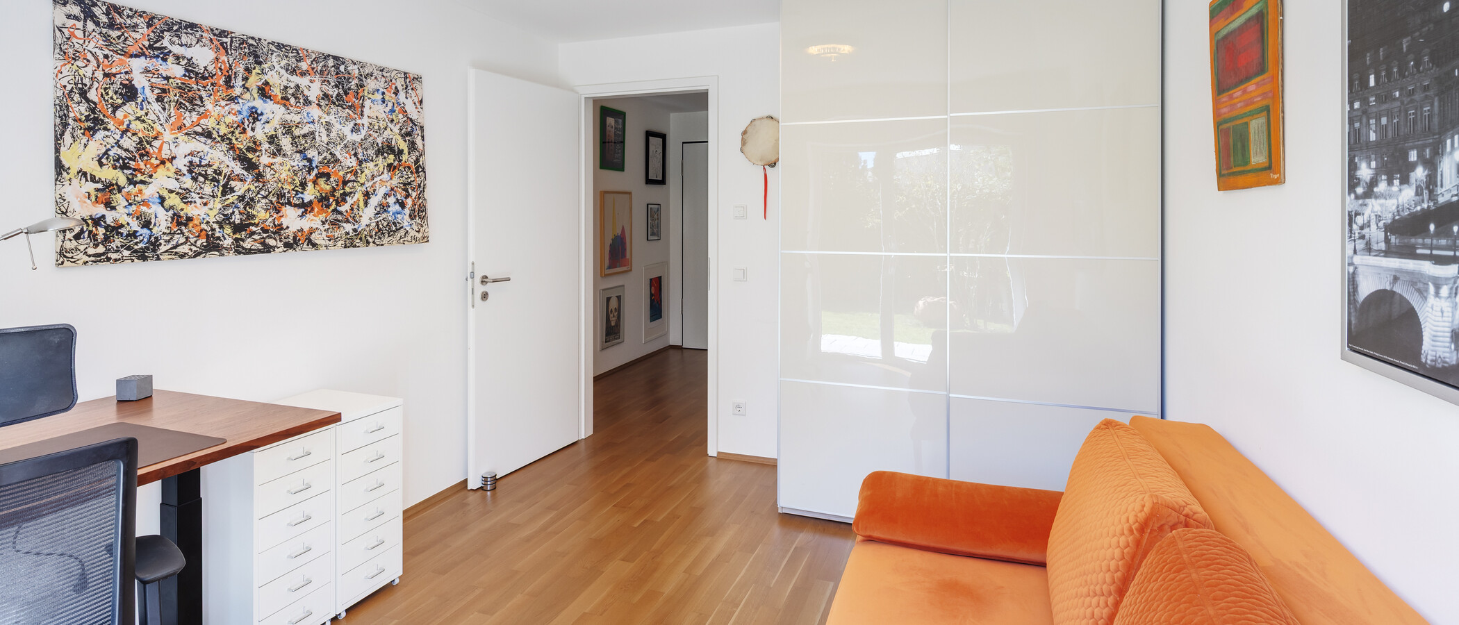 apartment with garden 	 München Trudering 02 Workspace/Guestroom 15002