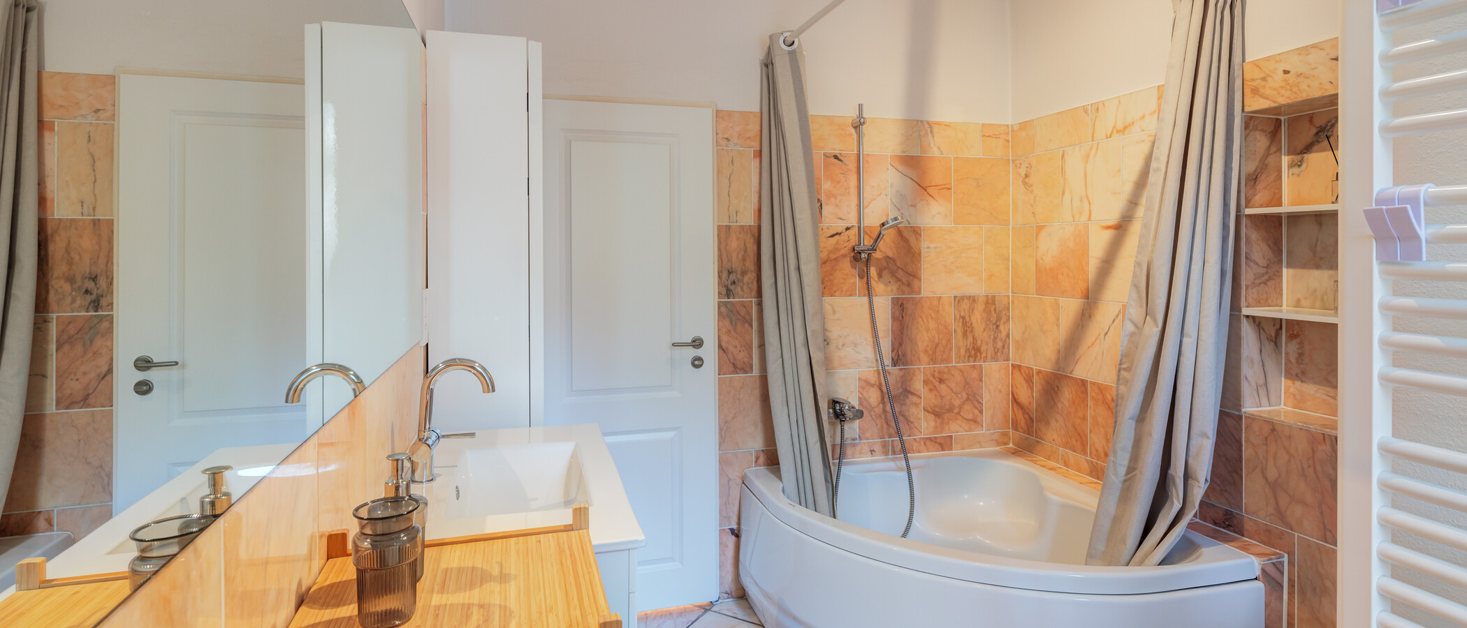 apartment München Maxvorstadt 01 bathroom 15003
