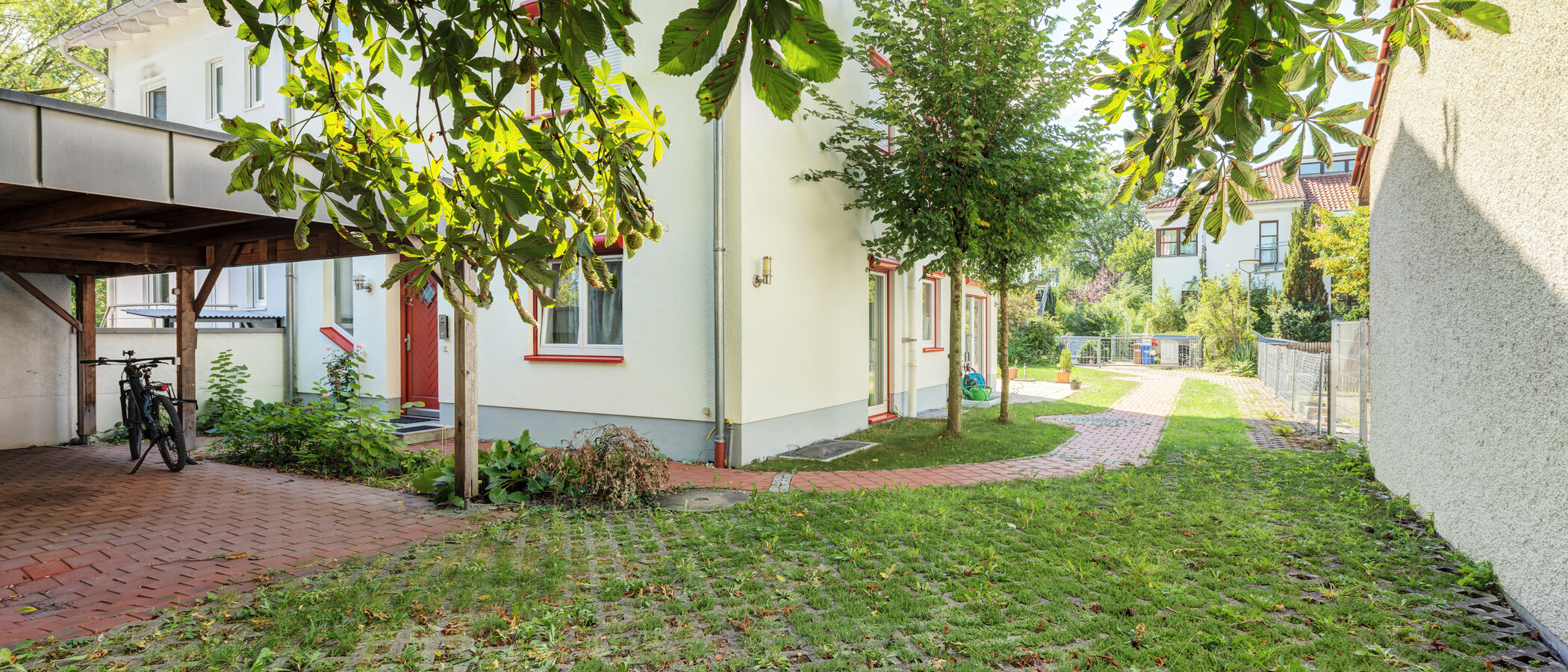 apartment with garden 	 München Feldmoching 02 garden 15007