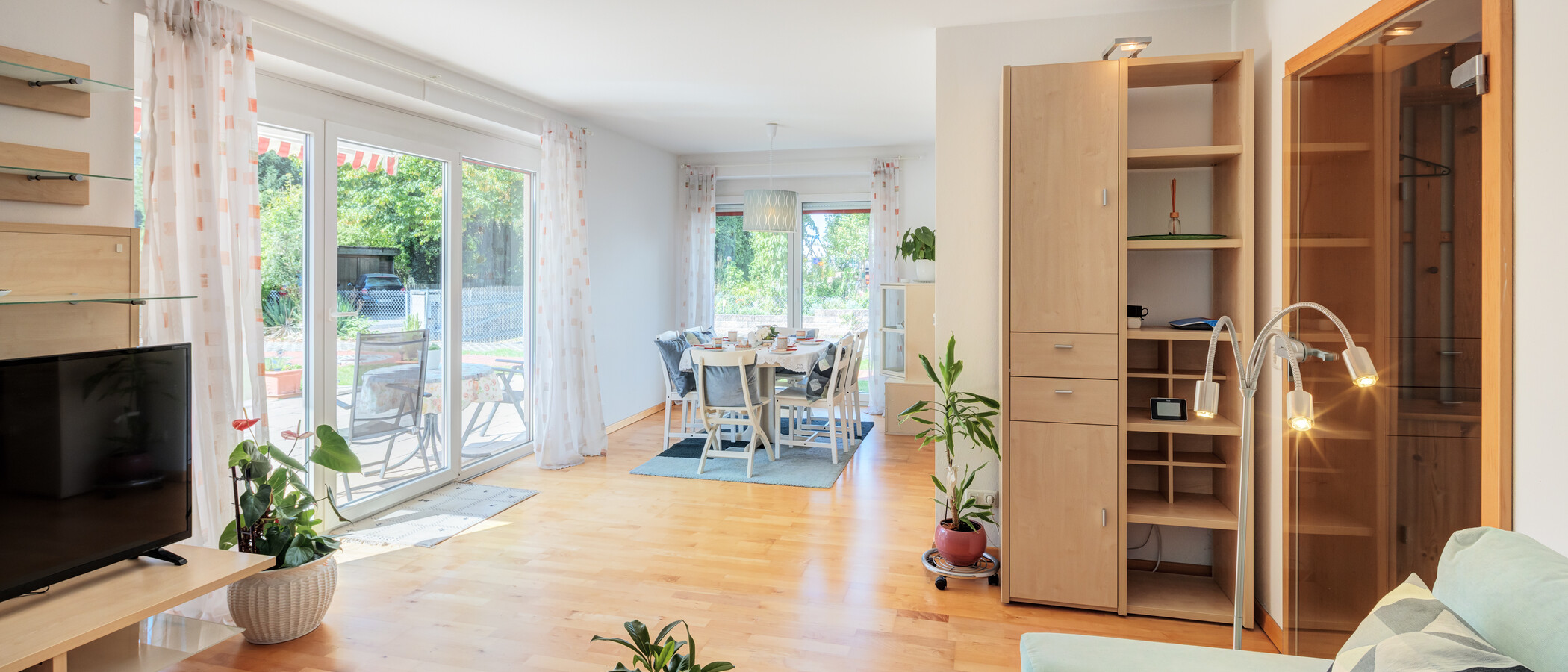apartment with garden 	 München Feldmoching 01 living area 15007