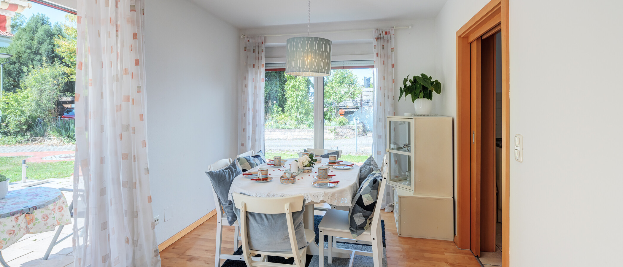 apartment with garden 	 München Feldmoching 02 living area 15007