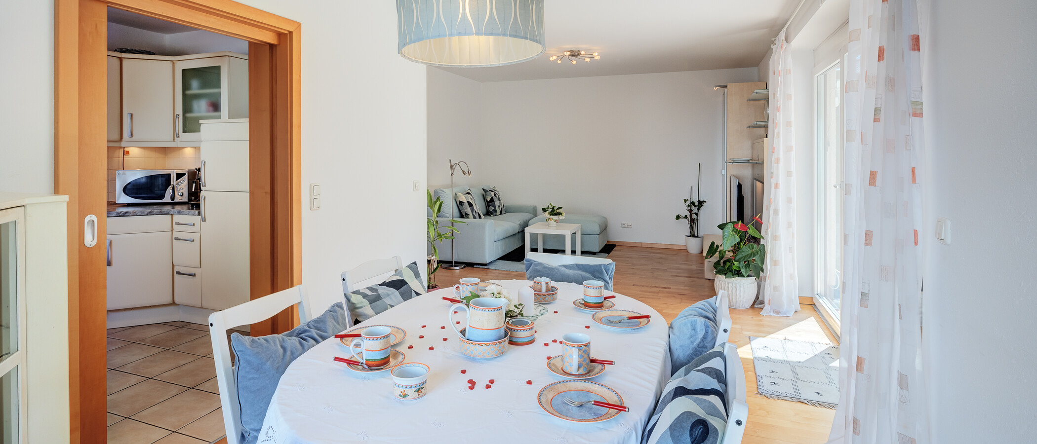 apartment with garden 	 München Feldmoching 03 living area 15007