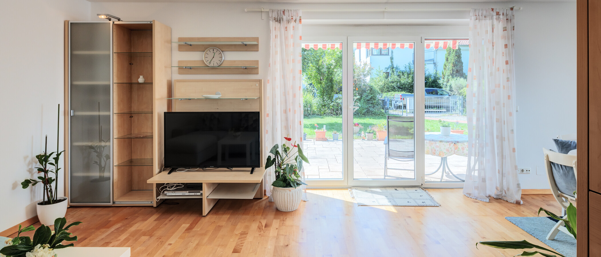 apartment with garden 	 München Feldmoching 06 living area 15007