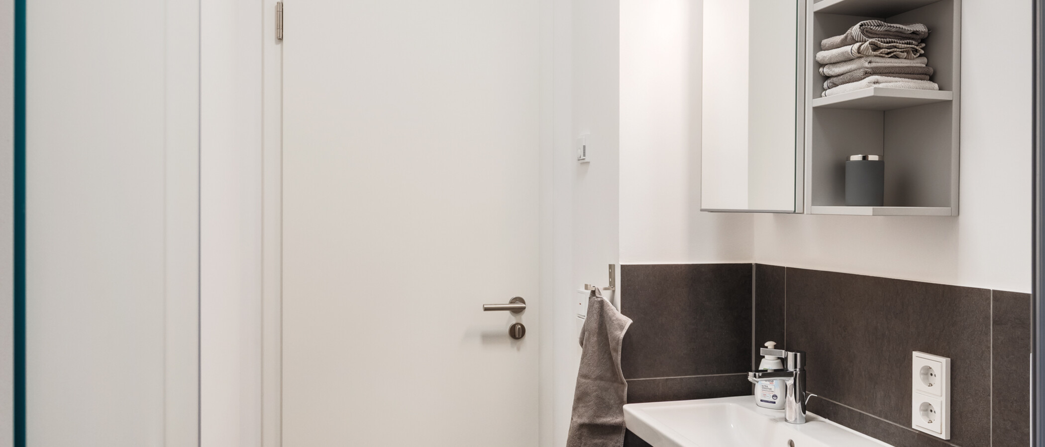 apartment München Neuhausen 02 2. bathroom 15011