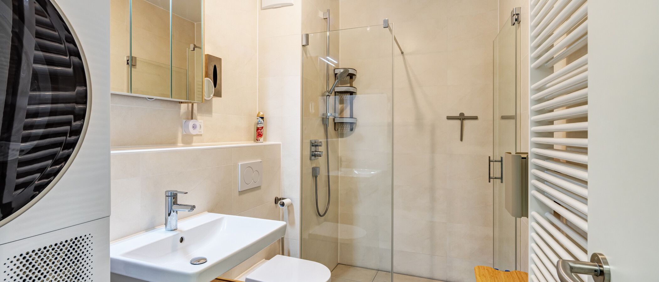 studio München Pasing 01 bathroom 15012