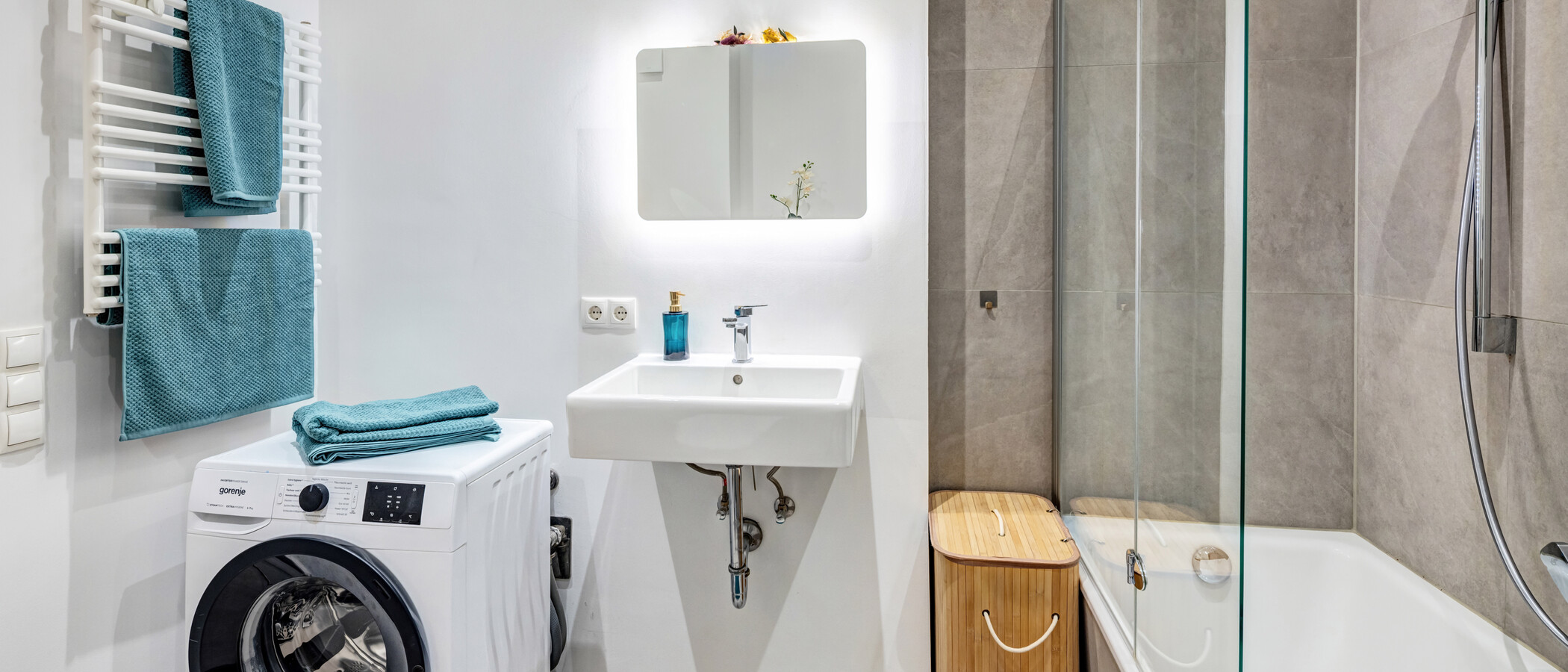 apartment München Glockenbachviertel 02 bathroom 15015