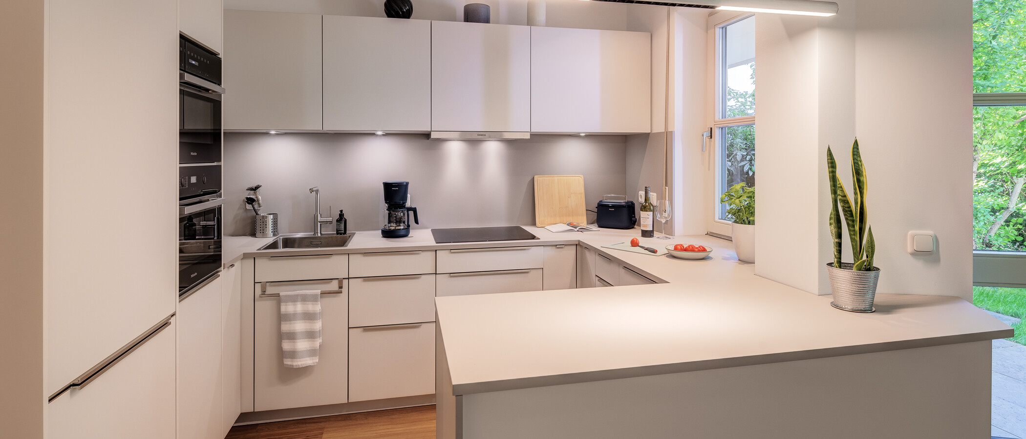 apartment with garden 	 München Gärtnerplatzviertel 01 kitchen 15016