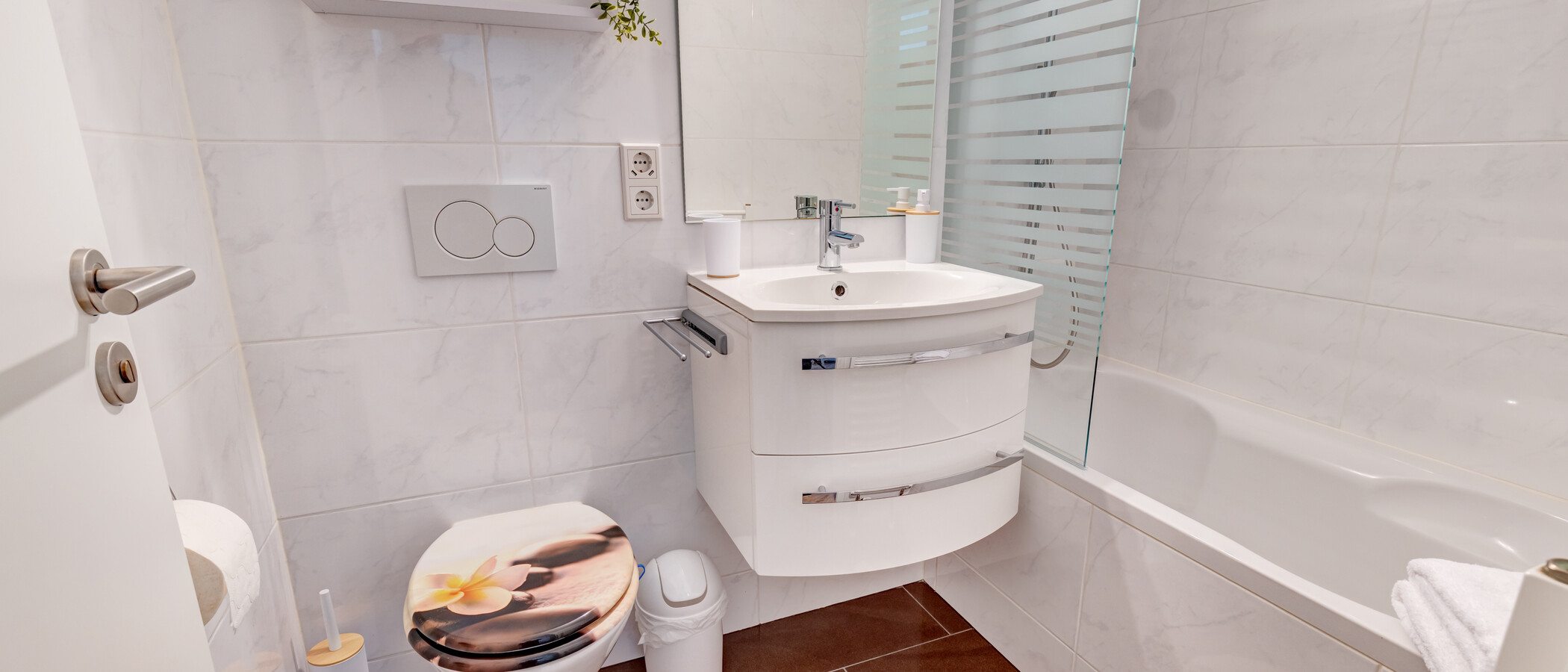 apartment München Neuperlach 02 bathroom 15020